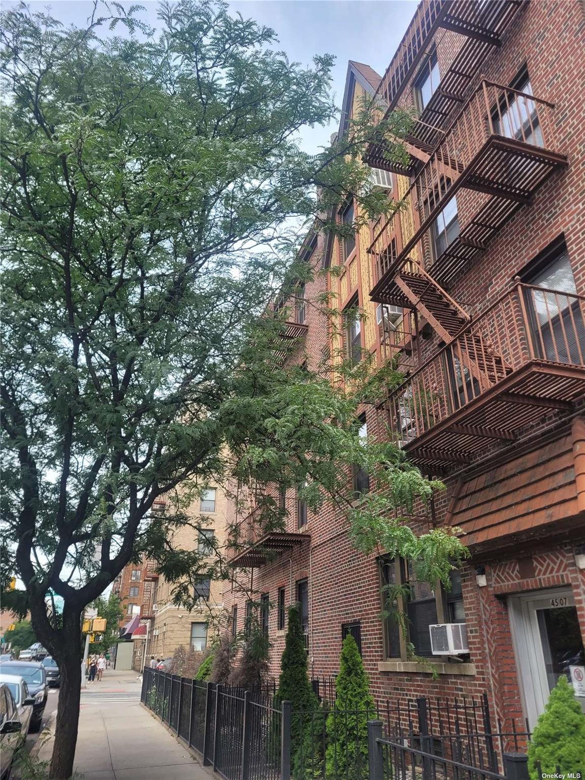 #2 photo, 45-07 43rd Avenue, 皇后区 Sunnyside , NY 11104