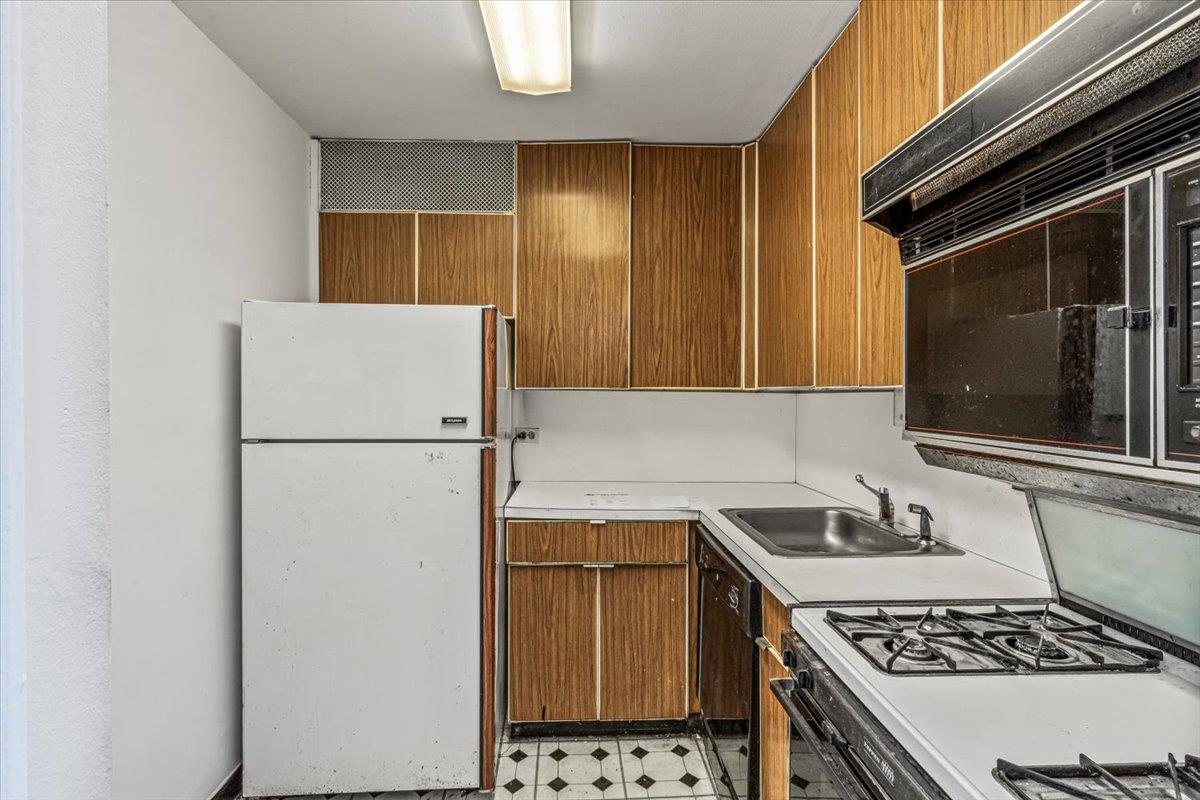 #16 photo, 110-11 Queens Boulevard, Forest Hills , NY 11375