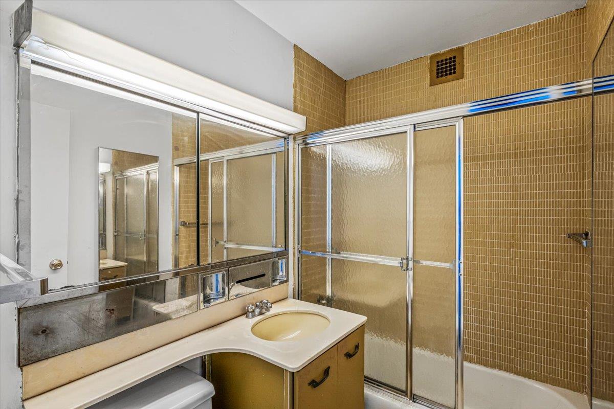 #17 photo, 110-11 Queens Boulevard, Forest Hills , NY 11375