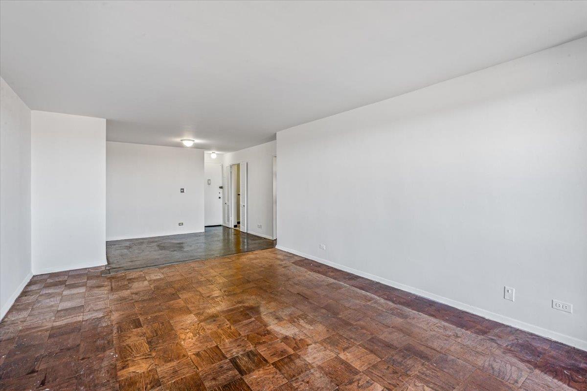 #7 photo, 110-11 Queens Boulevard, Forest Hills , NY 11375