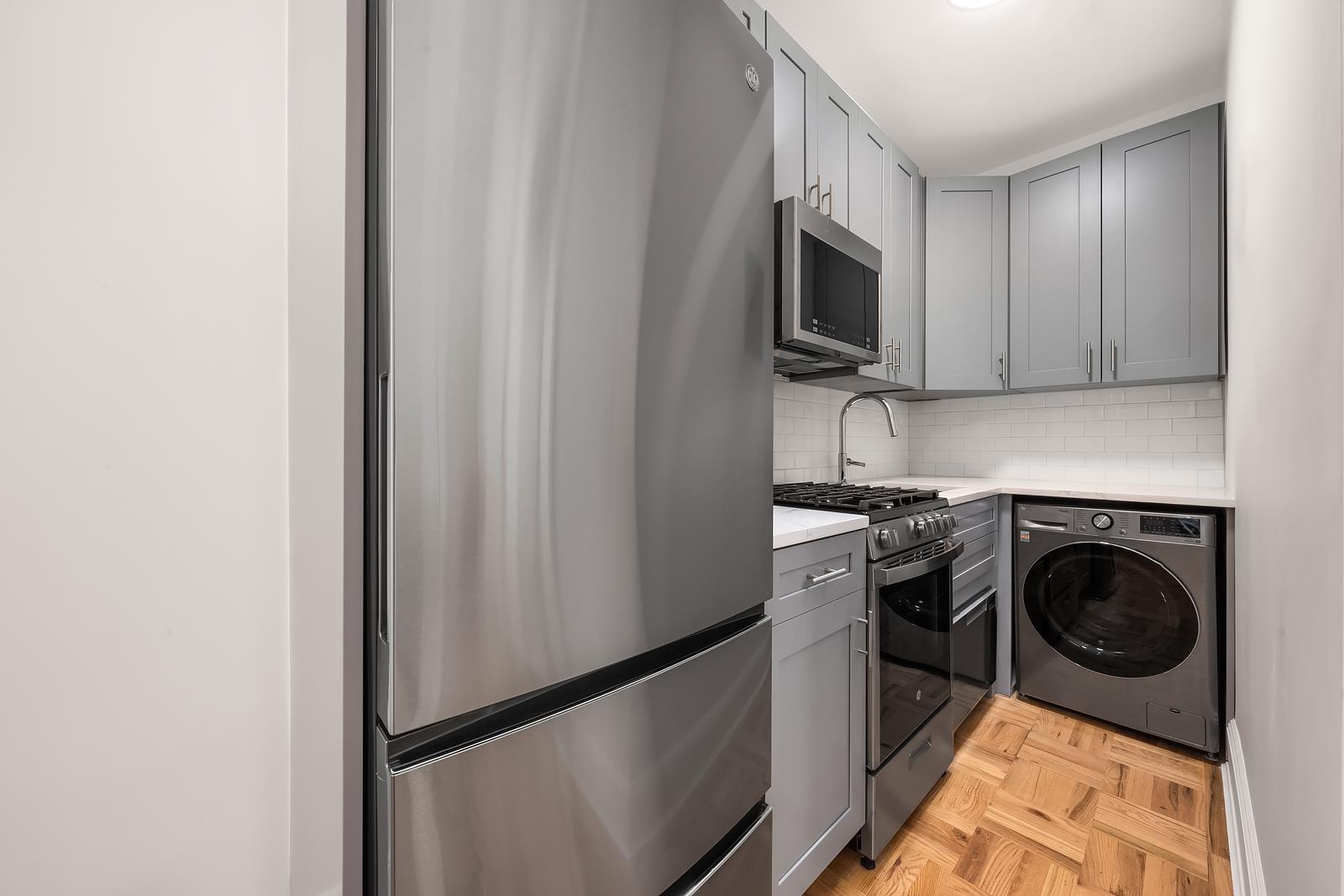 #4 photo, 130 W 80TH Street, マンハッタン Upper West Side , NY 10024