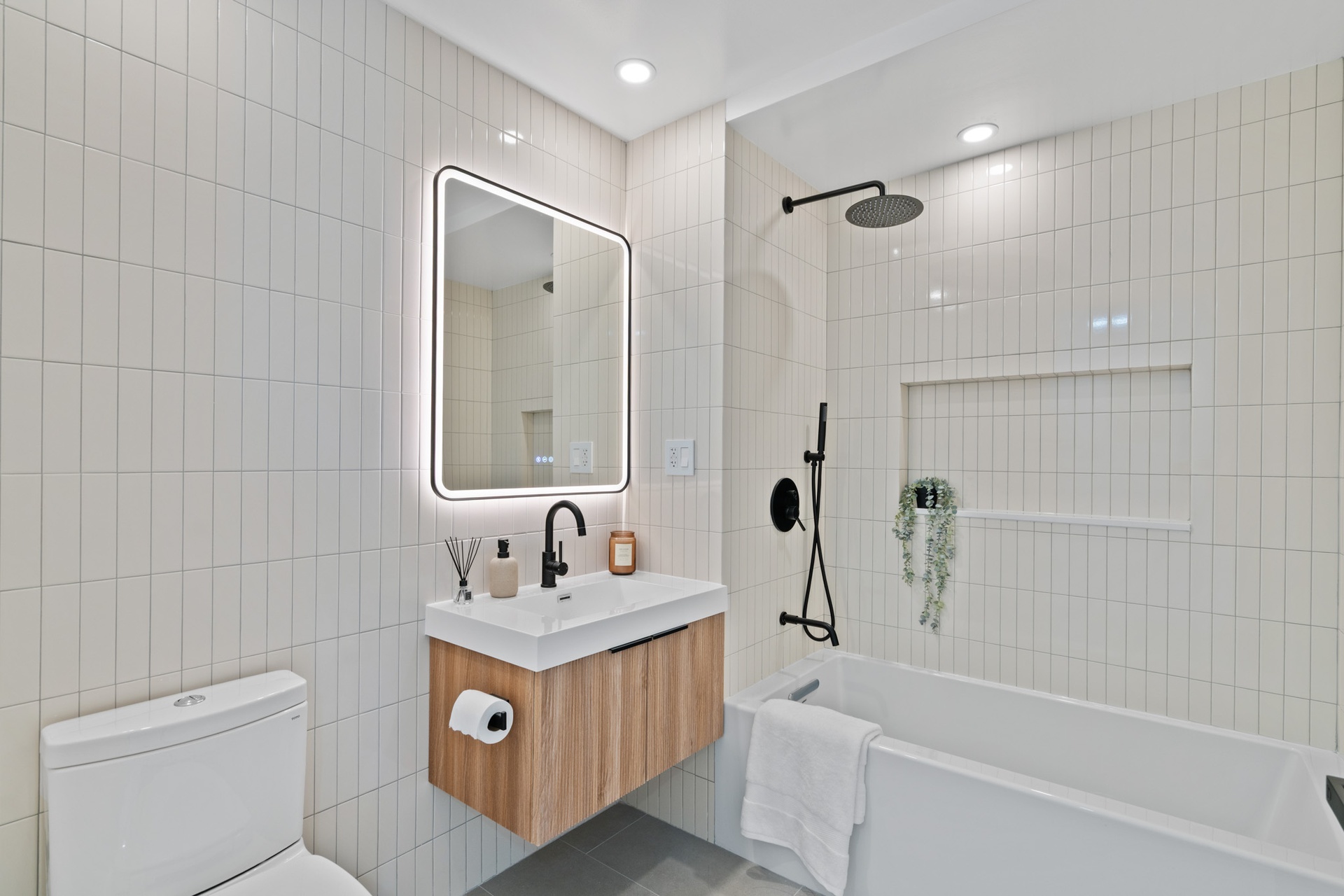 #7 photo, 27-23 Crescent Street, Astoria , NY 11102