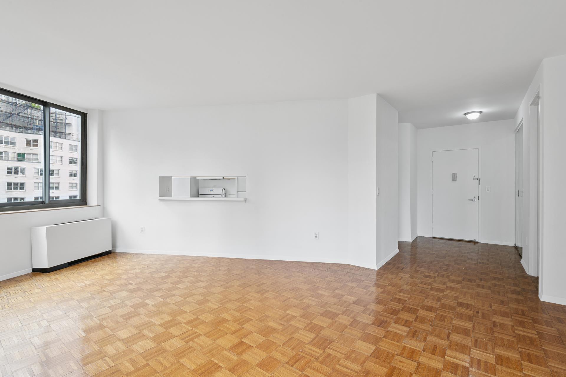 #5 photo, 2000 BROADWAY, マンハッタン Lincoln Square , NY 10023