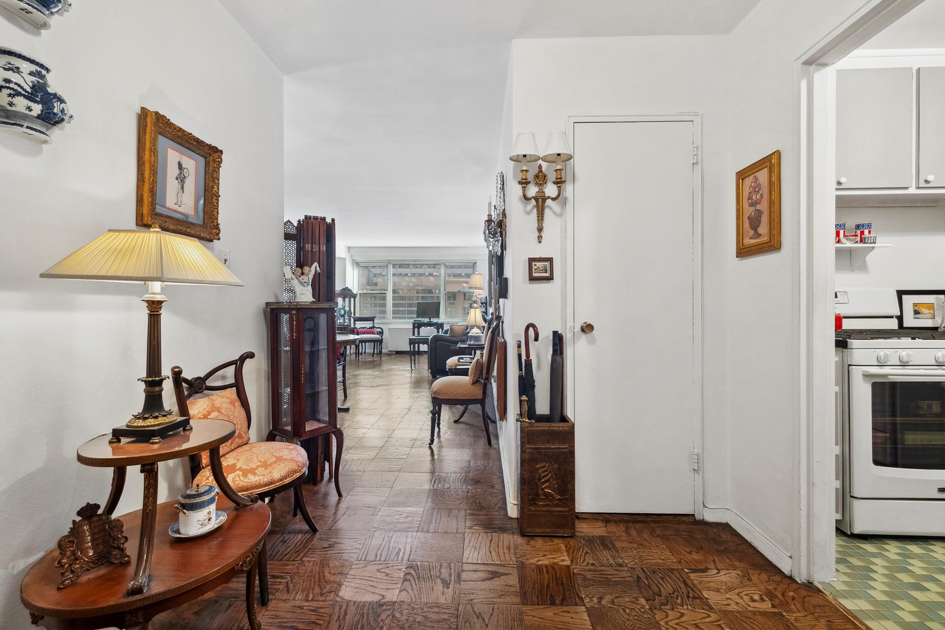 #7 photo, 420 E 72ND Street, マンハッタン Lenox Hill , NY 10021