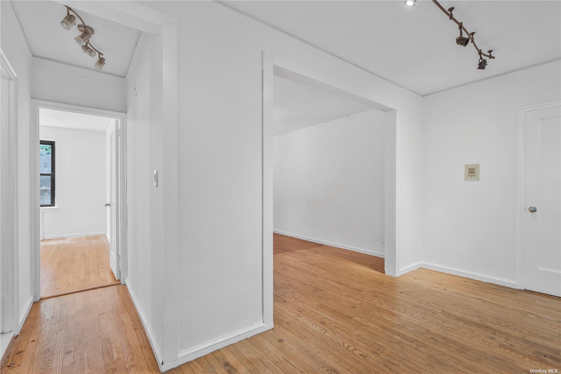 #5 photo, 251 Seaman, マンハッタン New York (Manhattan) , NY 10034