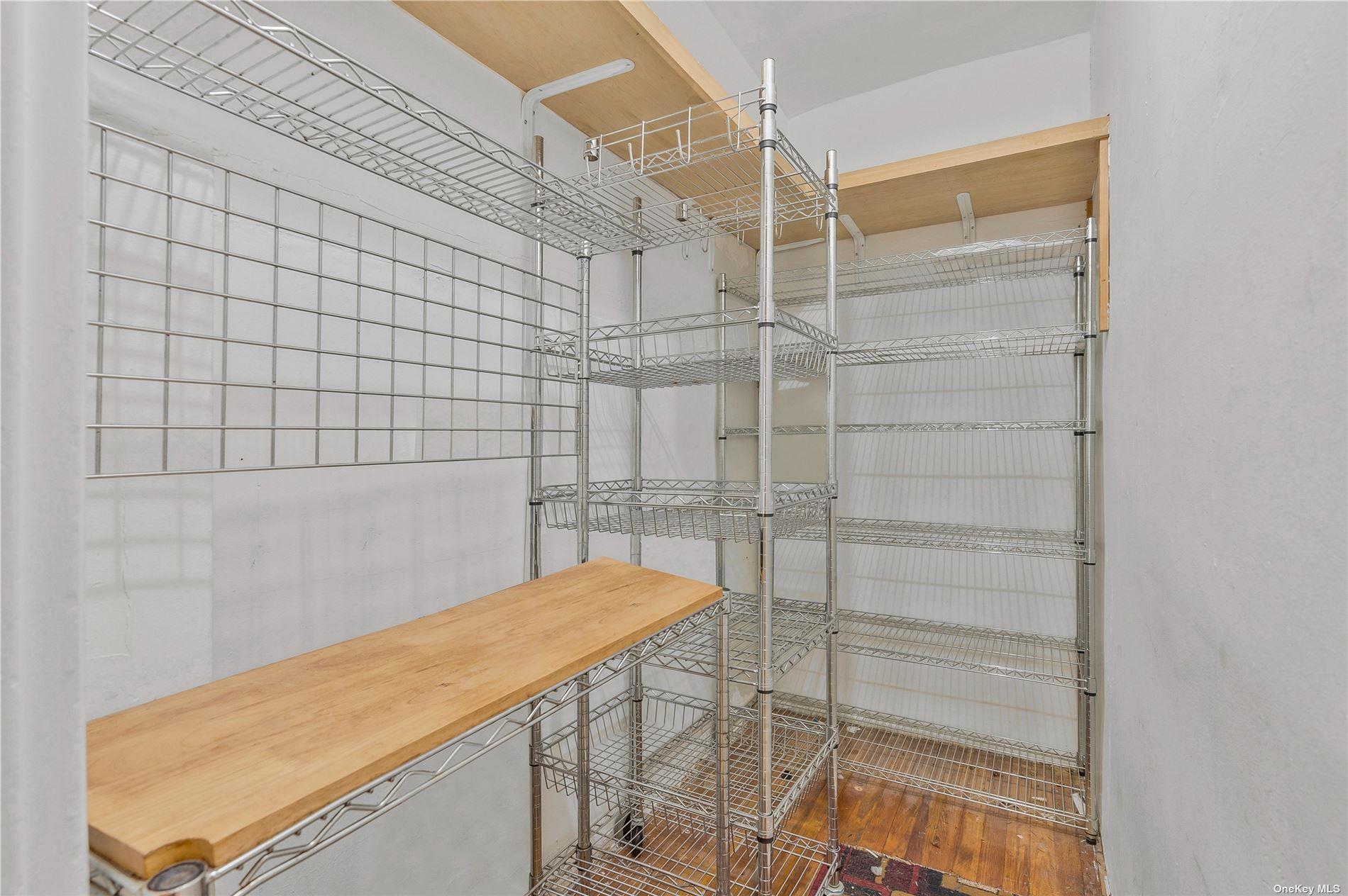 #7 photo, 251 Seaman, マンハッタン New York (Manhattan) , NY 10034