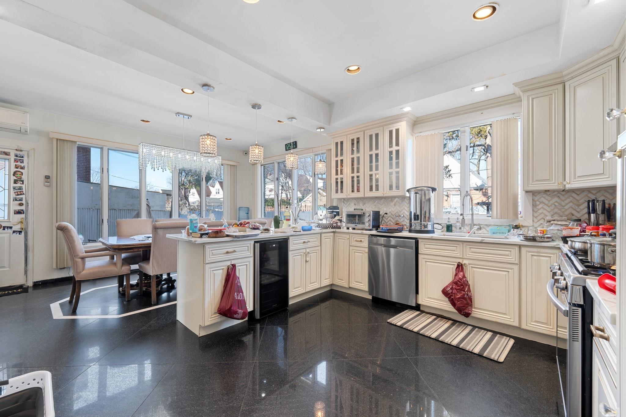 #11 photo, 138-65 63rd Avenue, Flushing , NY 11367