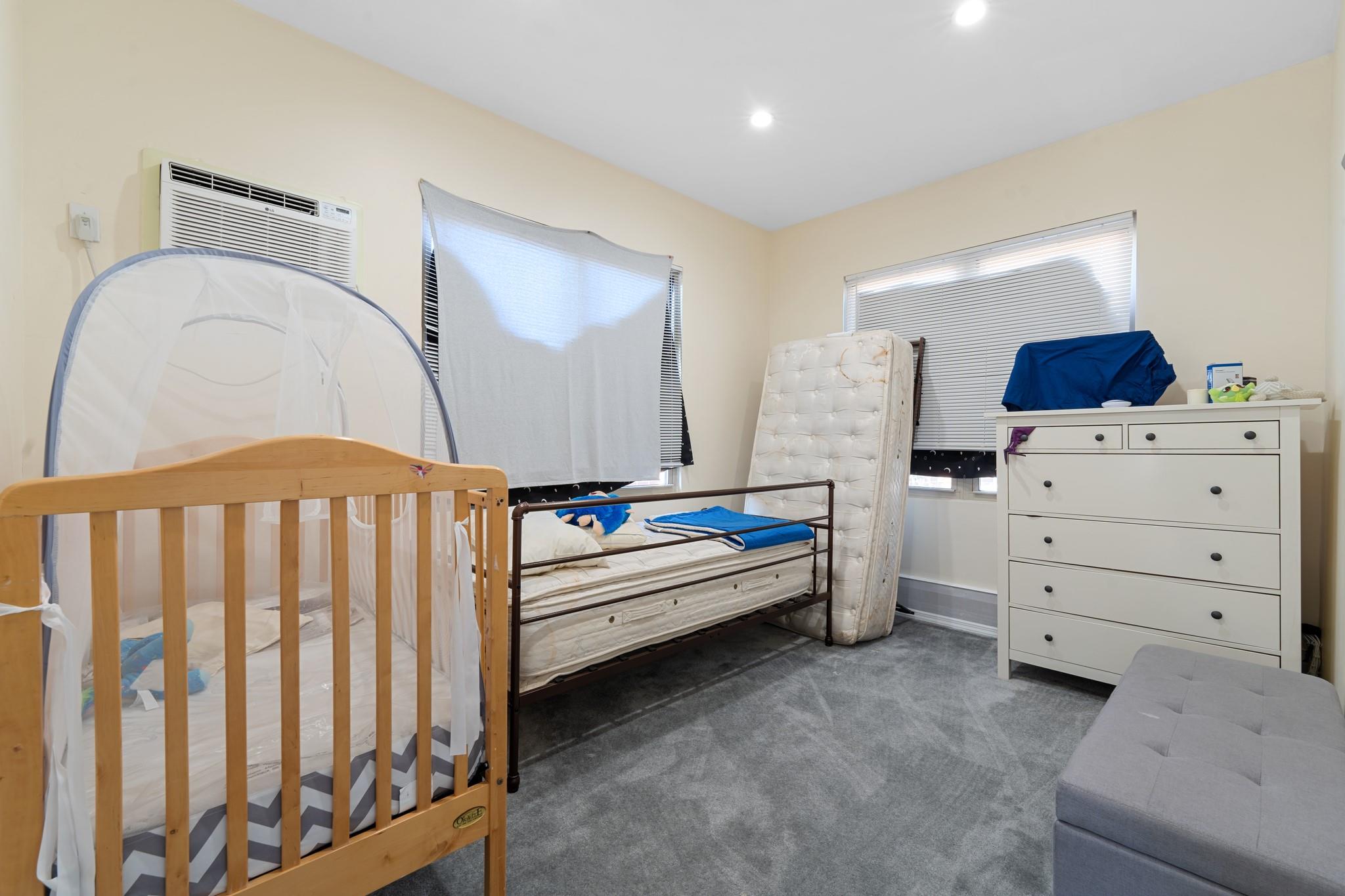 #16 photo, 138-65 63rd Avenue, Flushing , NY 11367