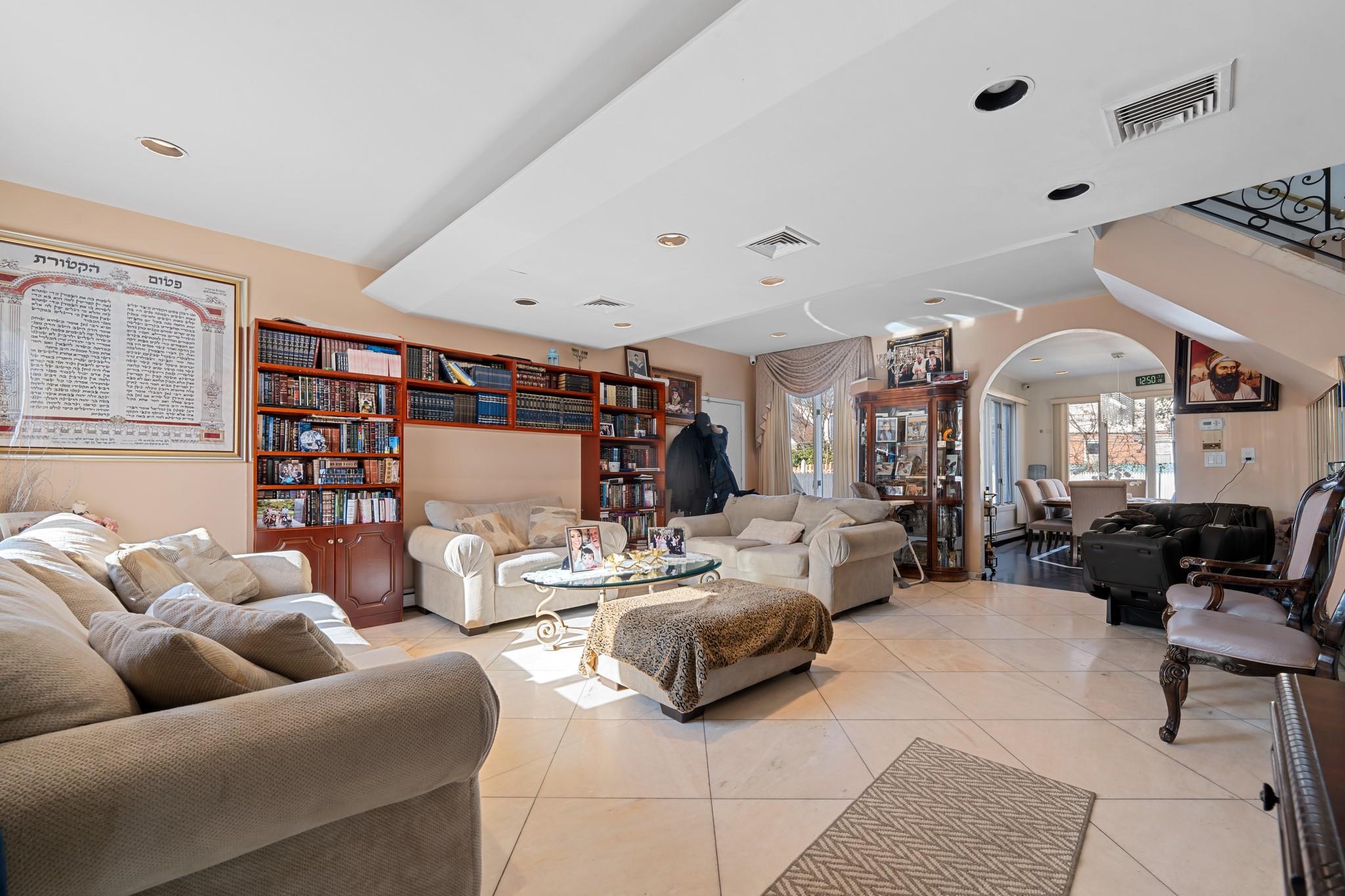 #2 photo, 138-65 63rd Avenue, Flushing , NY 11367