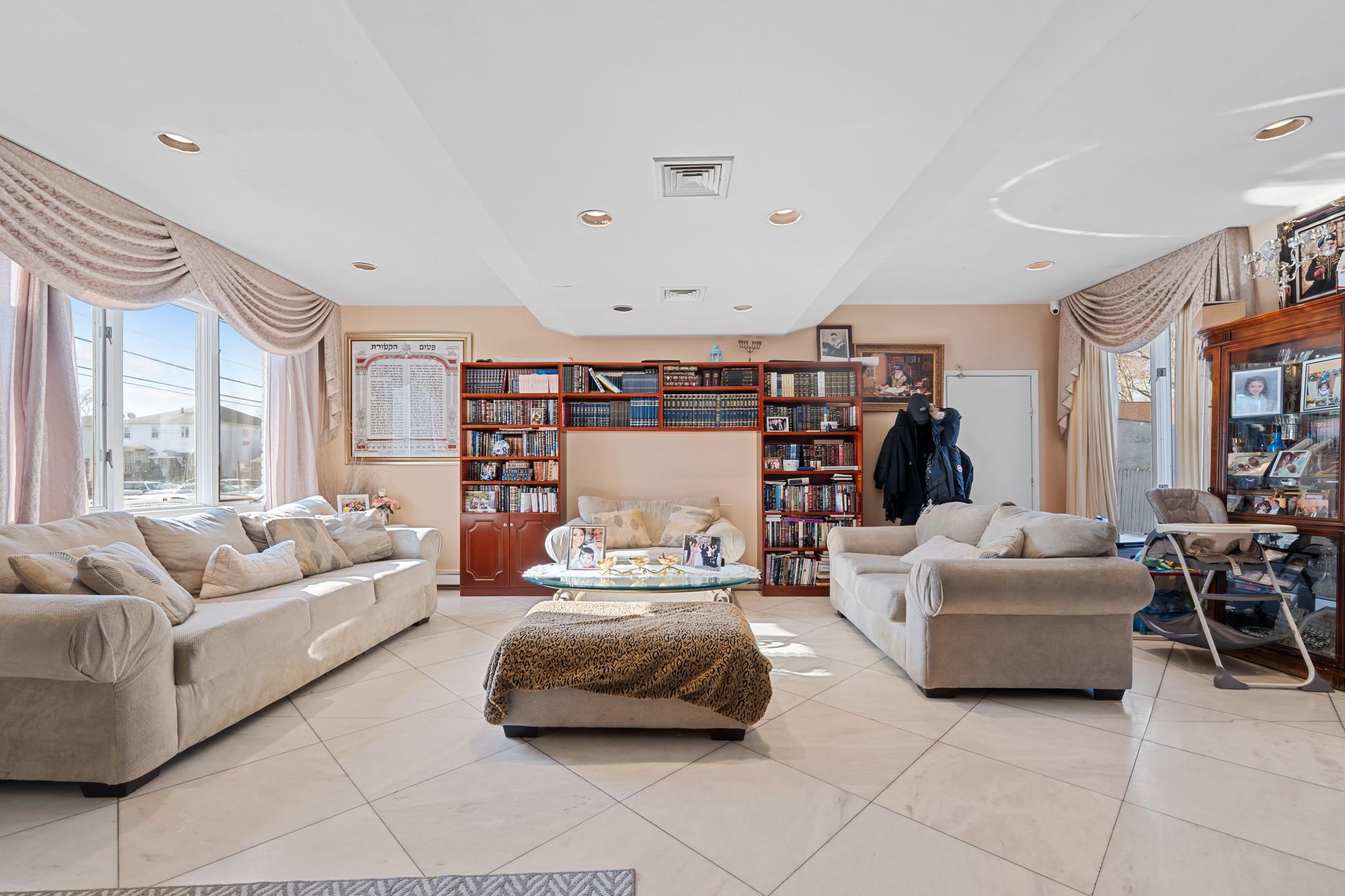 #3 photo, 138-65 63rd Avenue, Flushing , NY 11367