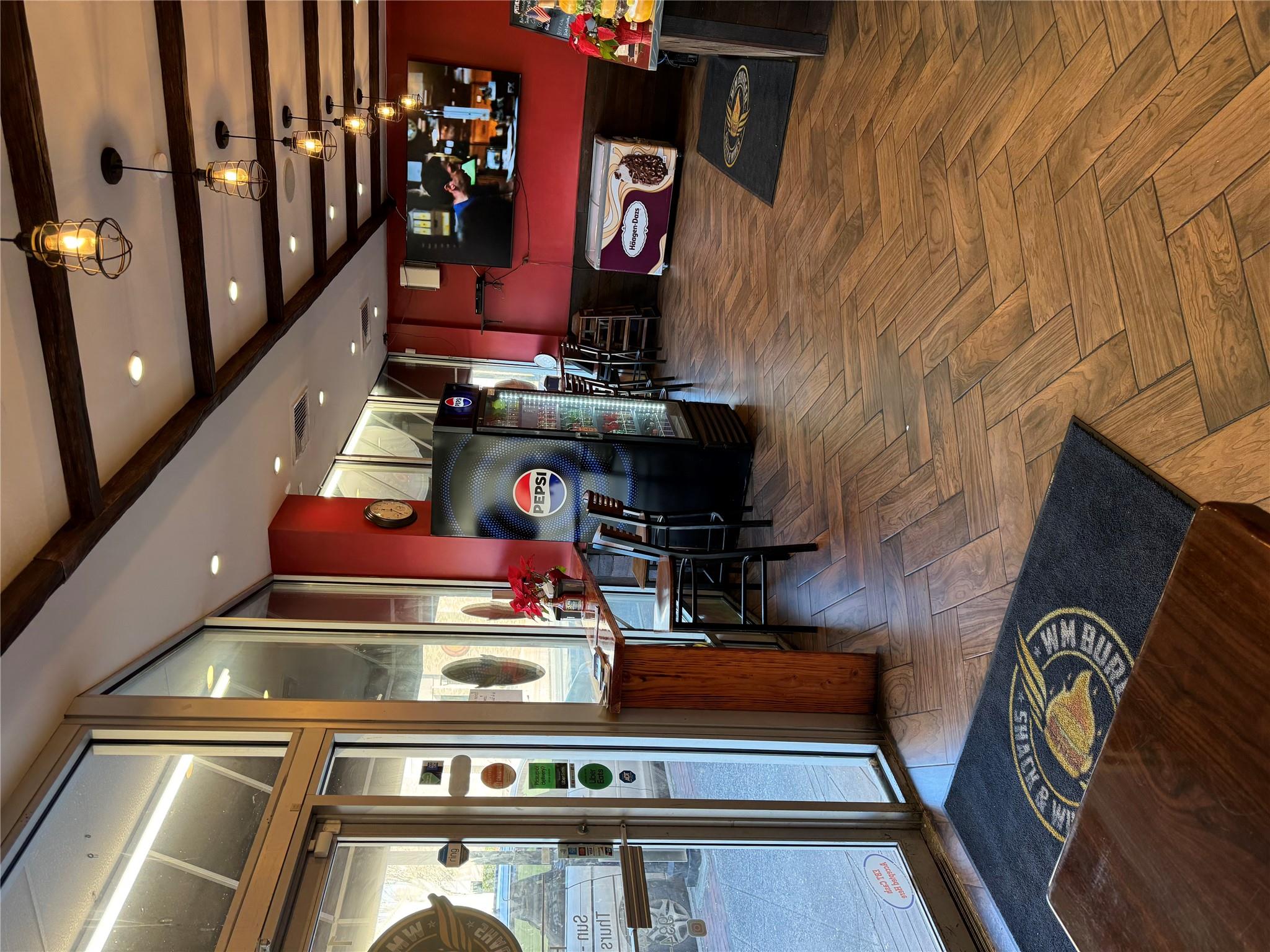 #5 photo, 182 W Main St, サフォーク郡 Bay Shore , NY 11706