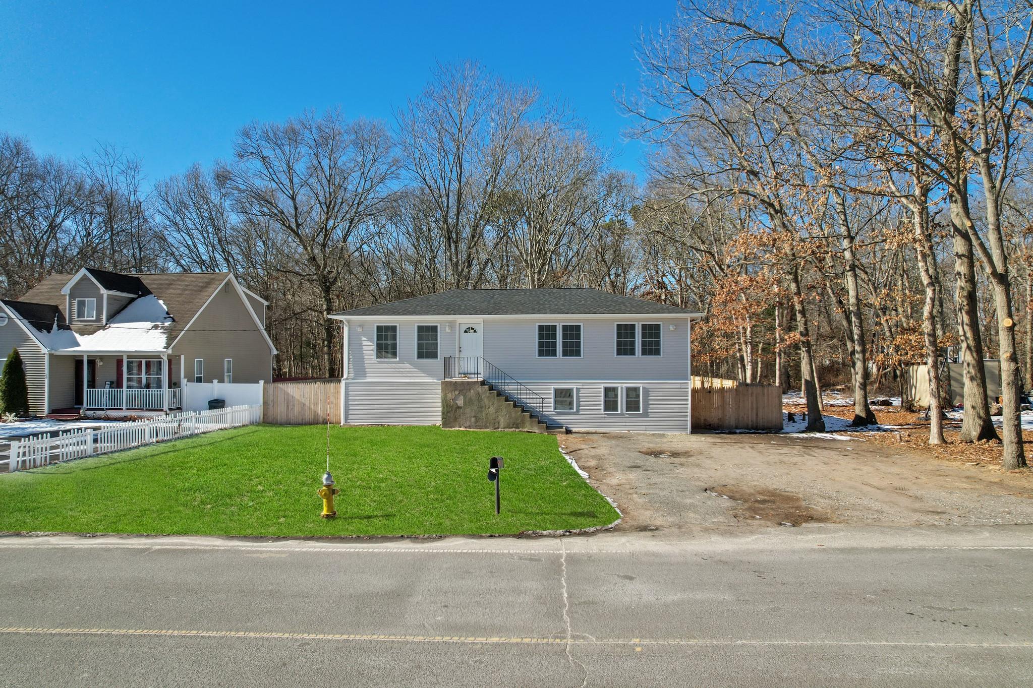 #2 photo, 18 Fife Drive, Coram , NY 11727