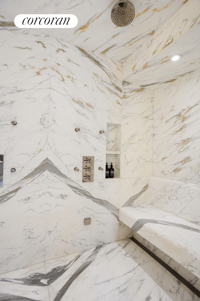 #13 photo, 27 WOOSTER Street, マンハッタン SoHo , NY 10013