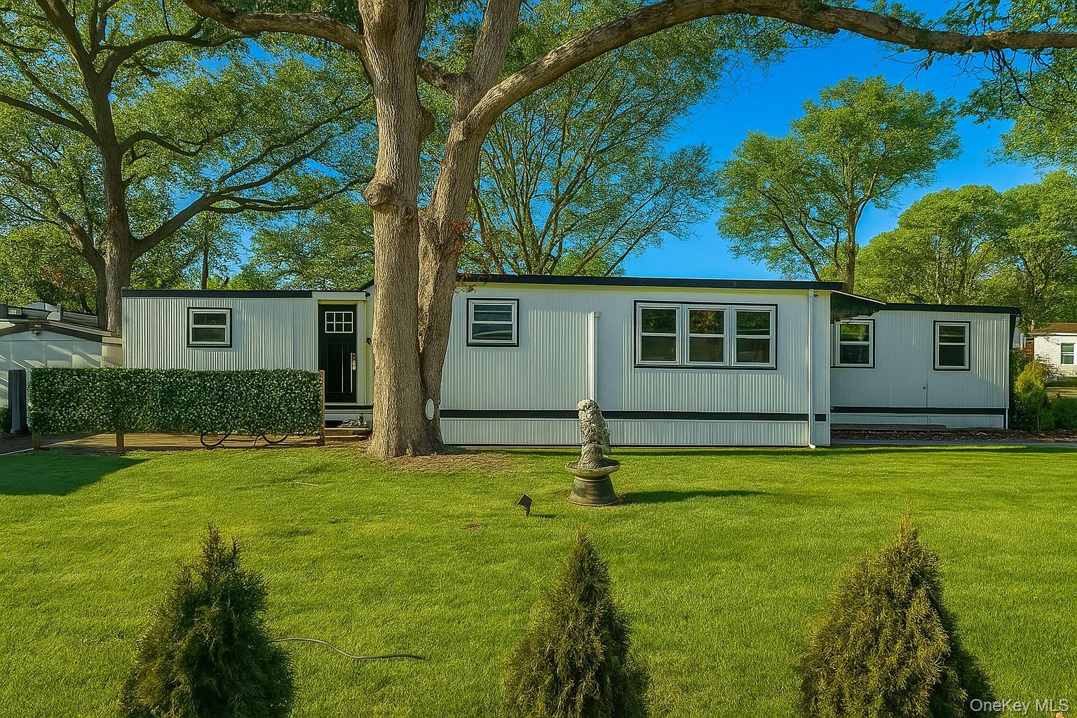 #2 photo, 37 Hubbard Avenue, サフォーク郡 Riverhead , NY 11901