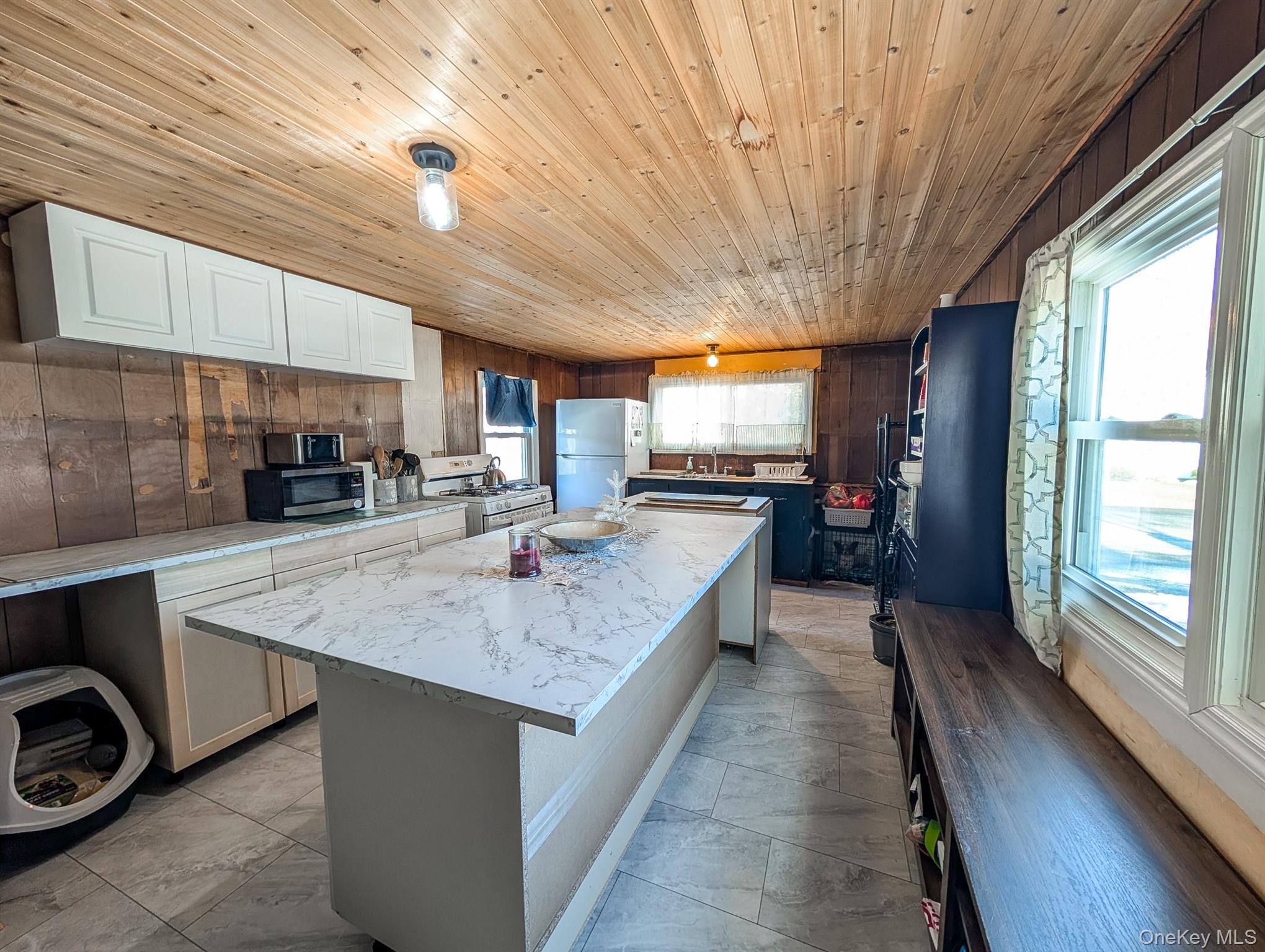 #3 photo, 37 Hubbard Avenue, サフォーク郡 Riverhead , NY 11901