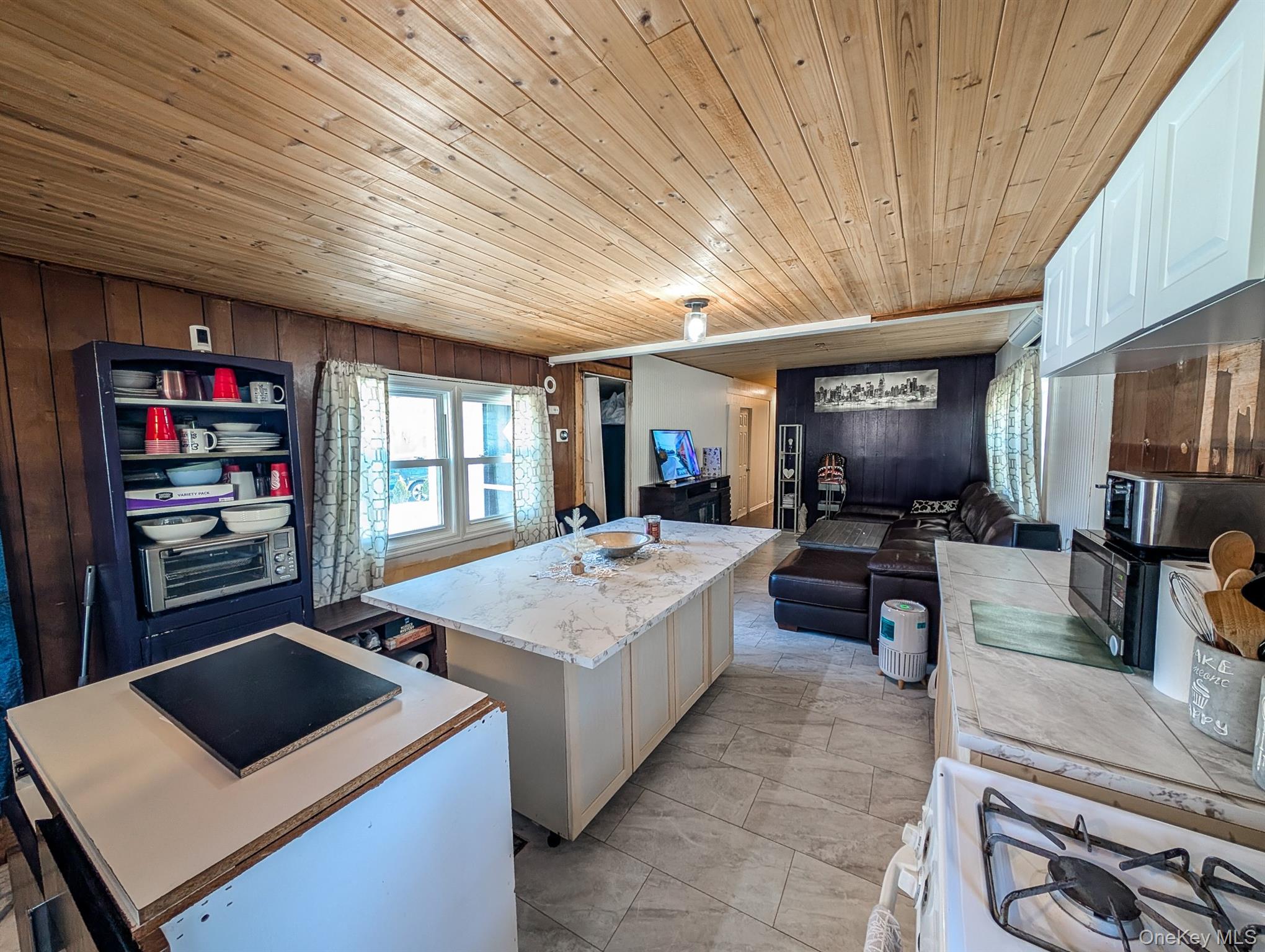 #4 photo, 37 Hubbard Avenue, サフォーク郡 Riverhead , NY 11901