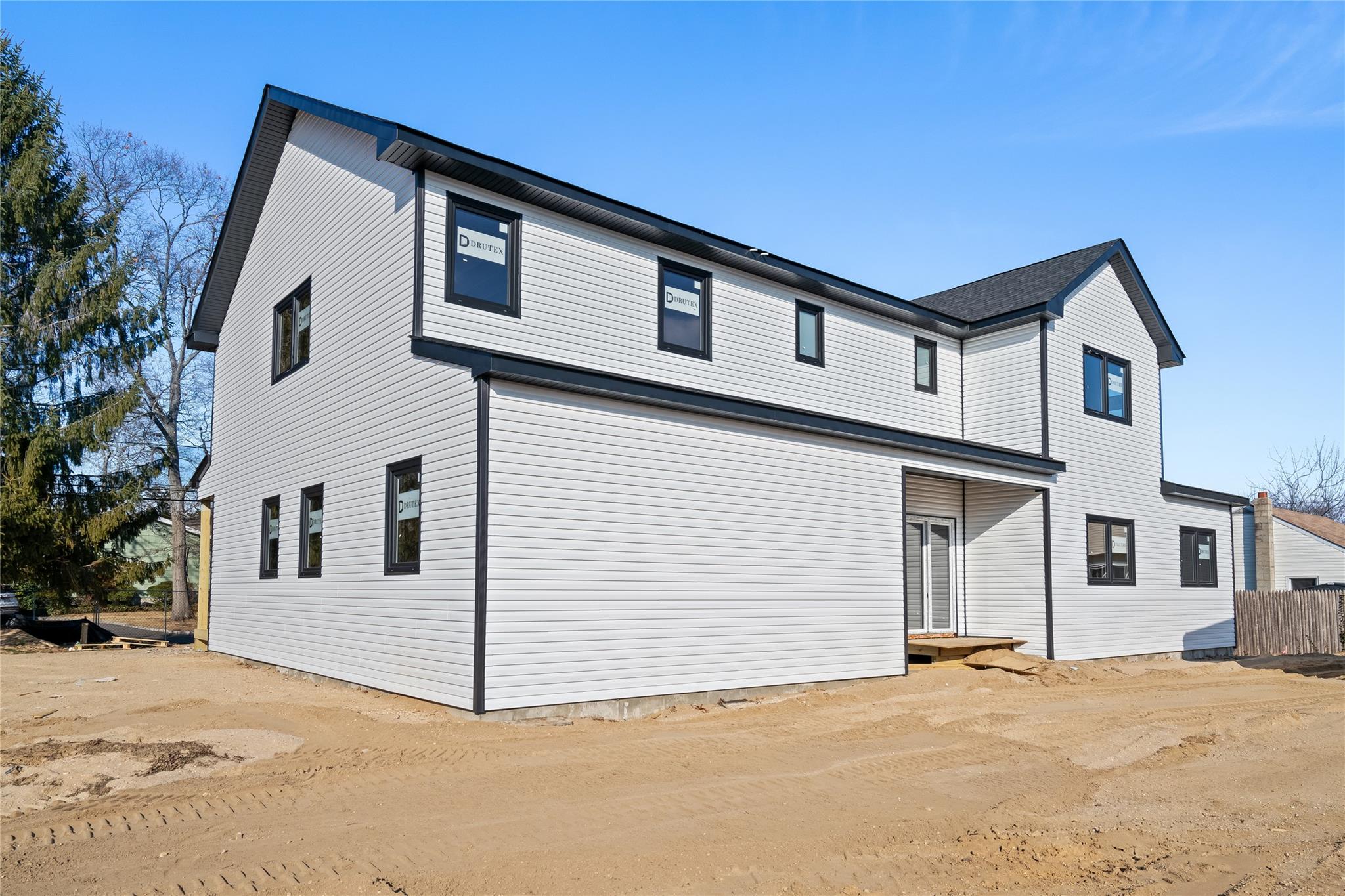 #18 photo, 825 Weber Avenue, サフォーク郡 West Babylon , NY 11704