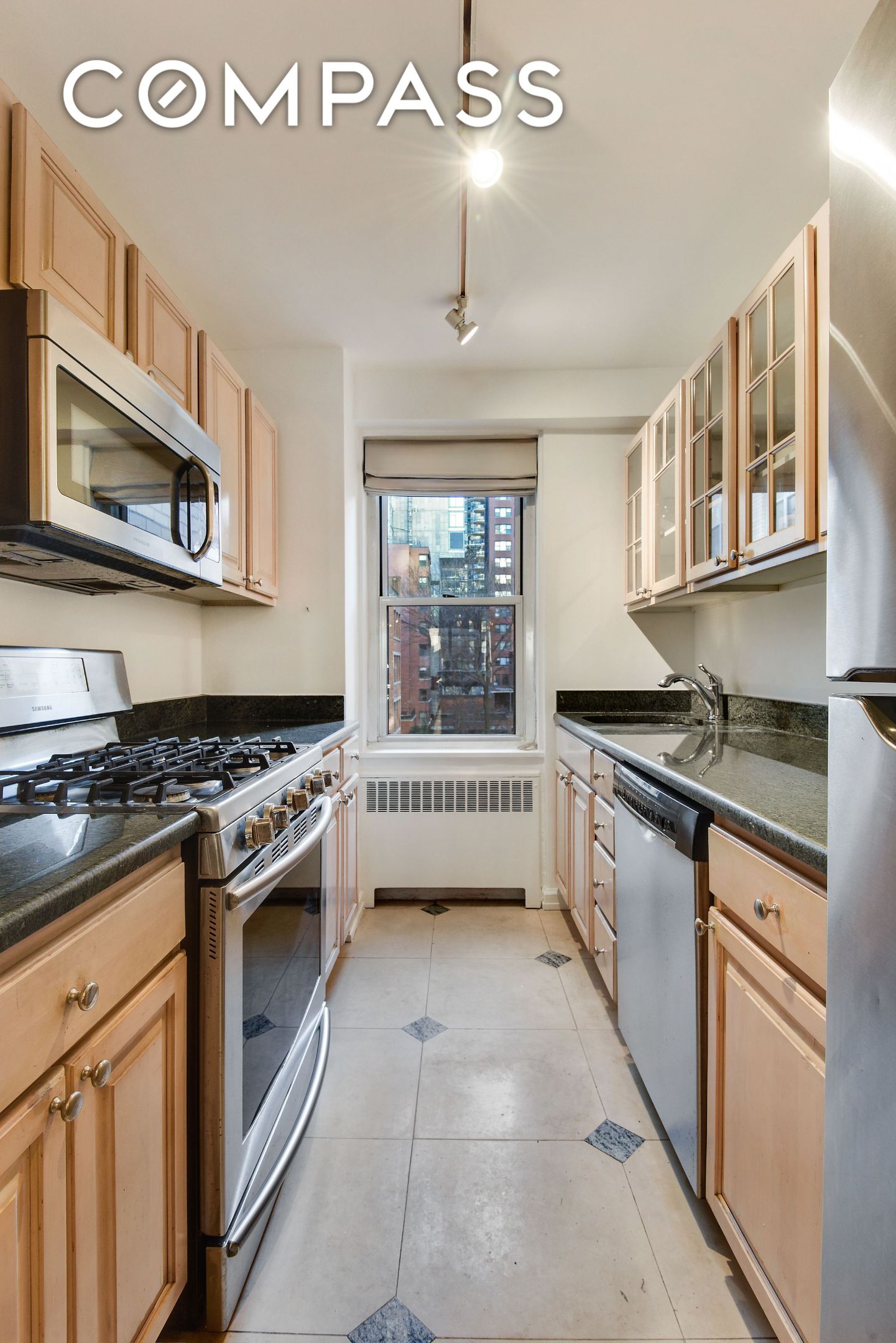 #9 photo, 150 E 61st Street, Lenox Hill , NY 10065