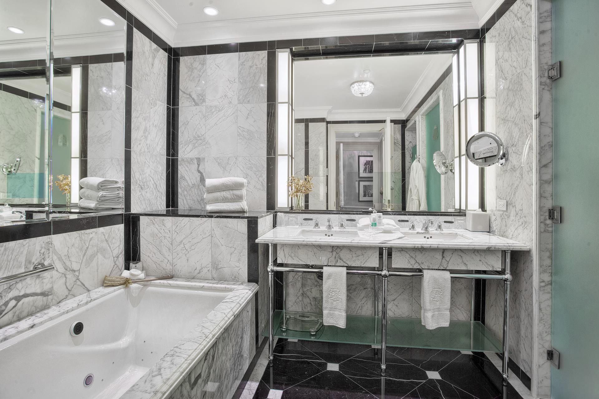 #4 photo, 2 E 55TH Street, マンハッタン Midtown East , NY 10022