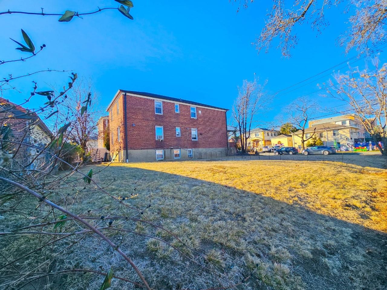 #6 photo, 19664 45th Avenue, クイーンズ区 Flushing , NY 11358