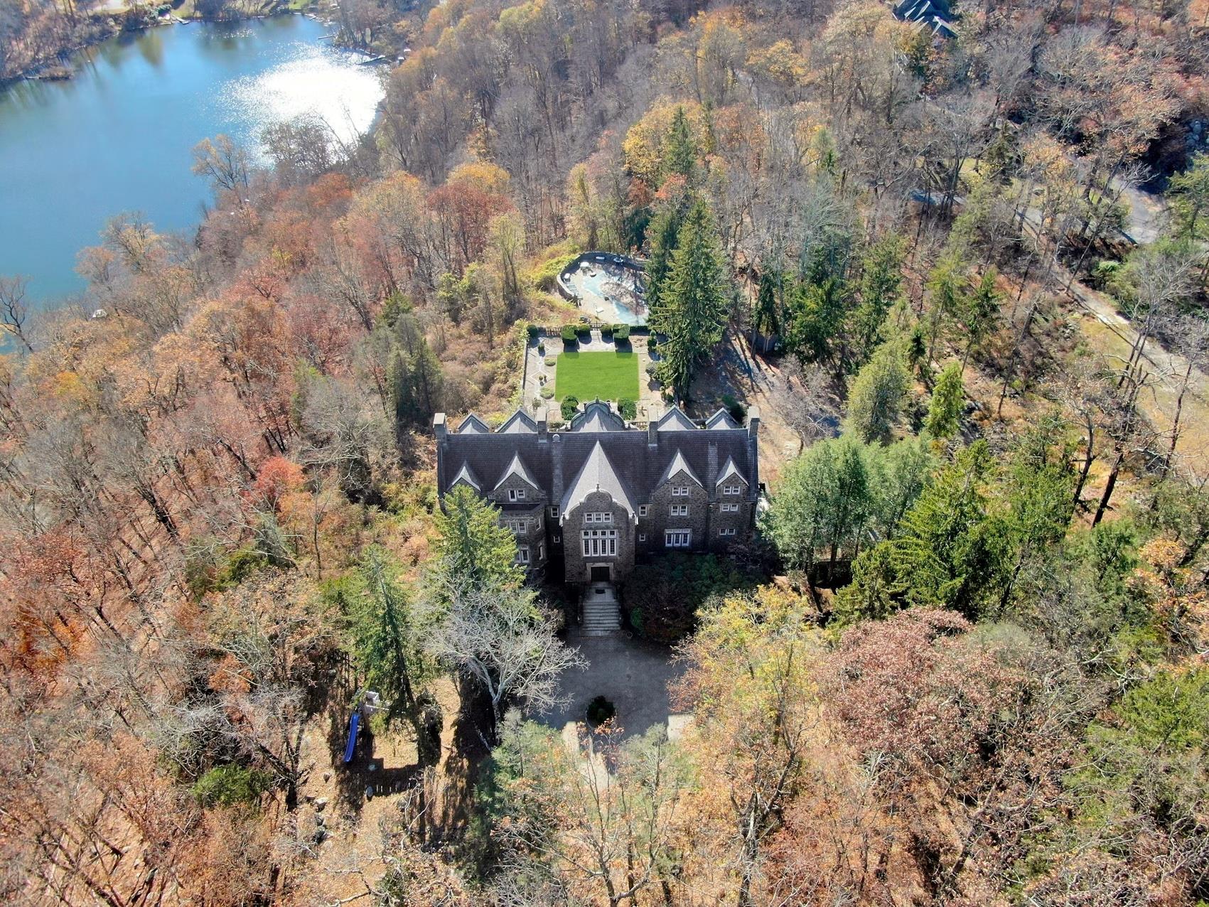 #3 photo, 43 Ontio Road, Tuxedo Park , NY 10987