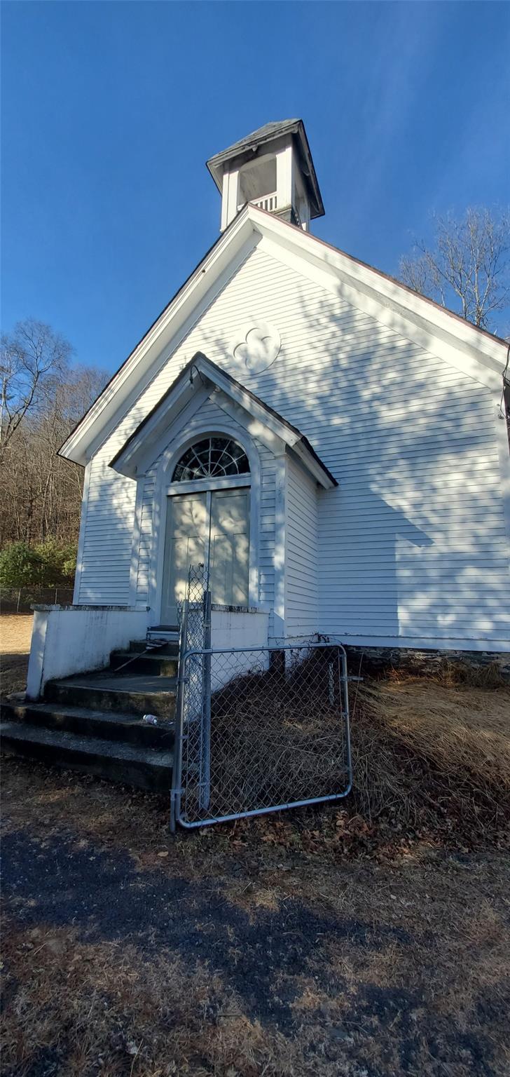 #2 photo, 651 Us Route 209, Cuddebackville , NY 12729