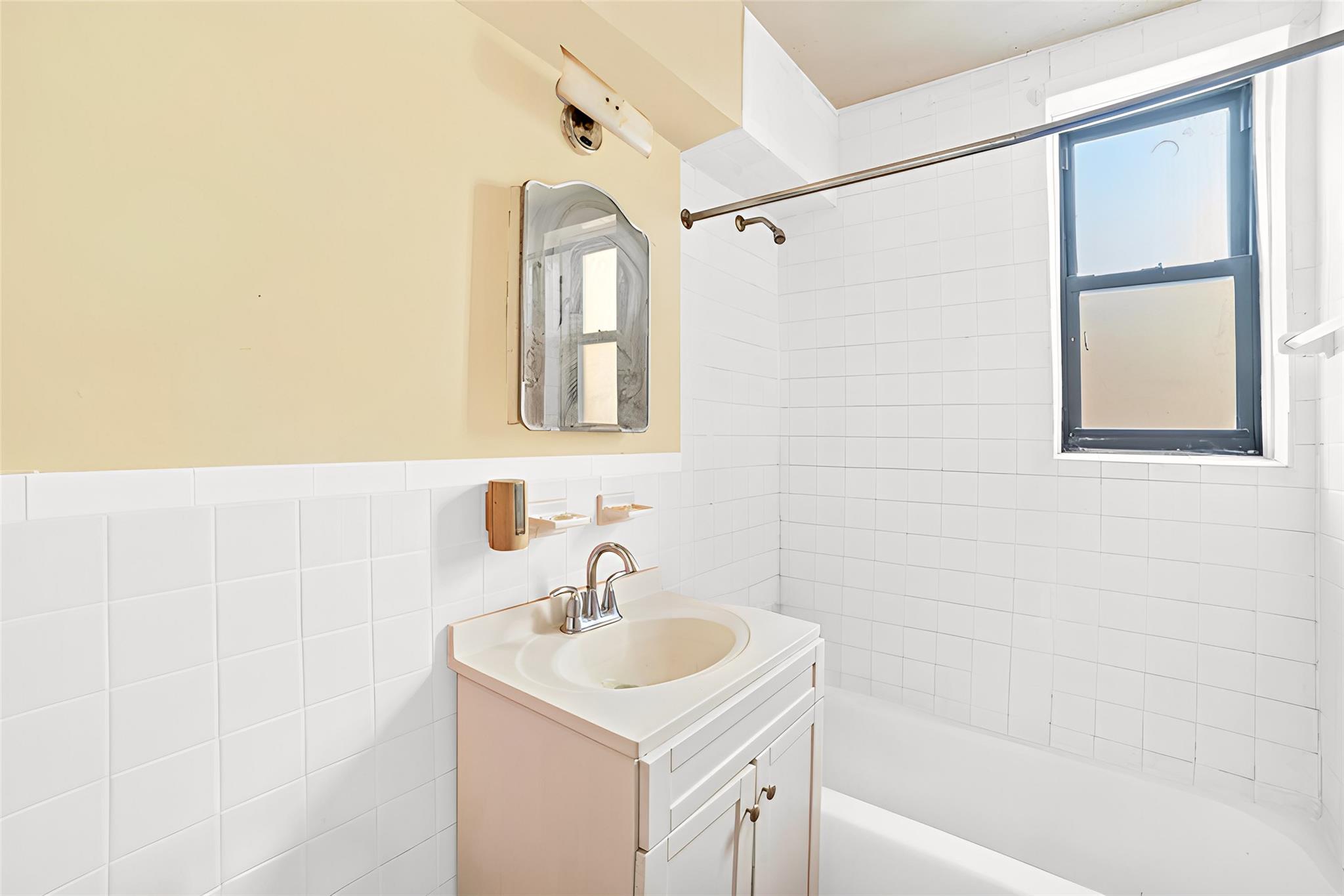 #9 photo, 836 Tilden Street, ブロンクス区 Bronx , NY 10467