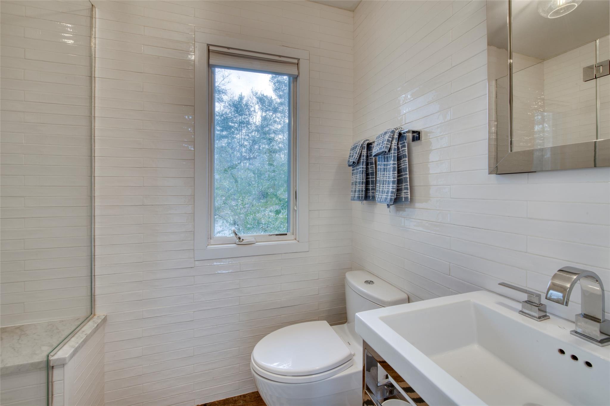 #15 photo, 57 Big Fresh Pond Road, サフォーク郡 Southampton , NY 11968