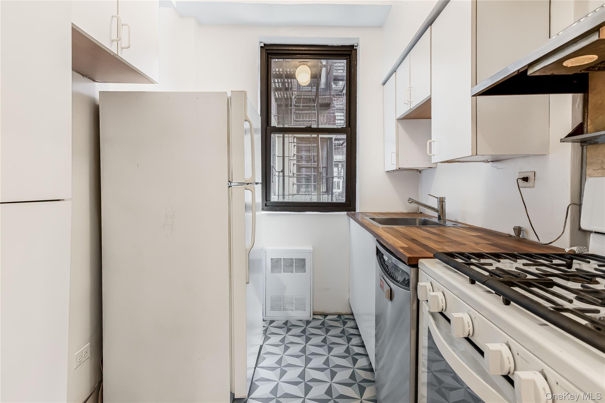 #8 photo, 4489 Broadway, マンハッタン New York (Manhattan) , NY 10040