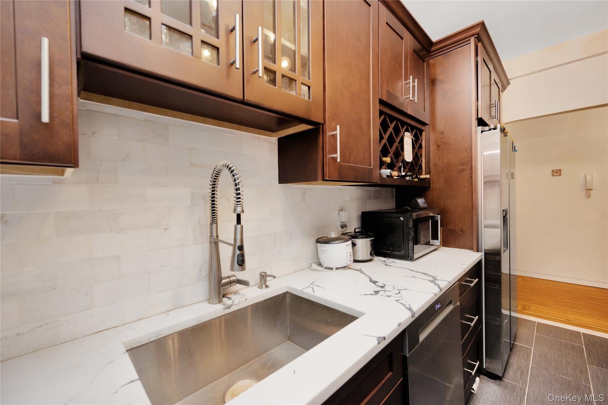 #2 photo, 7716 Austin Street, クイーンズ区 Forest Hills , NY 11375