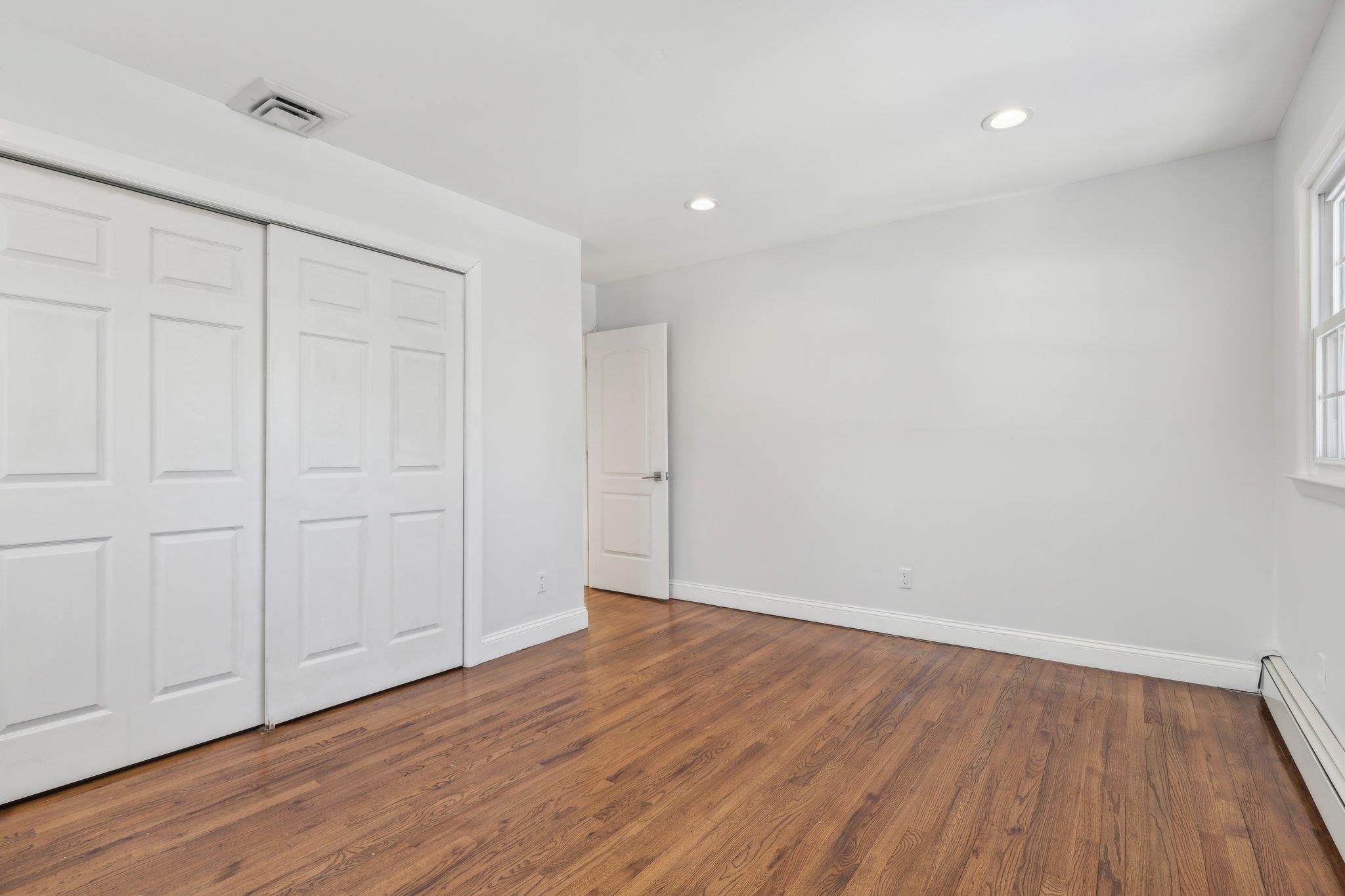 #20 photo, 4 Main Avenue, מחוז נסאו Garden City , NY 11530