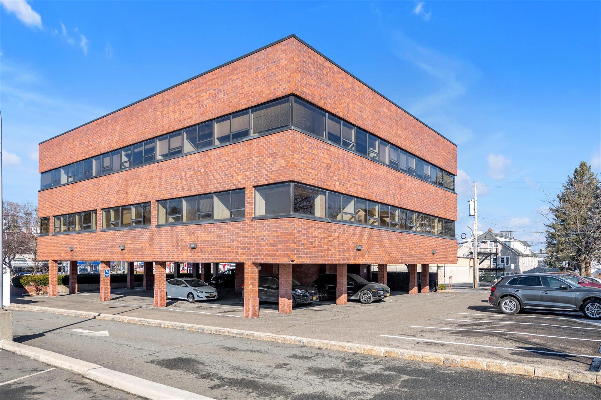 #13 photo, 1 Summit Avenue, White Plains , NY 10606