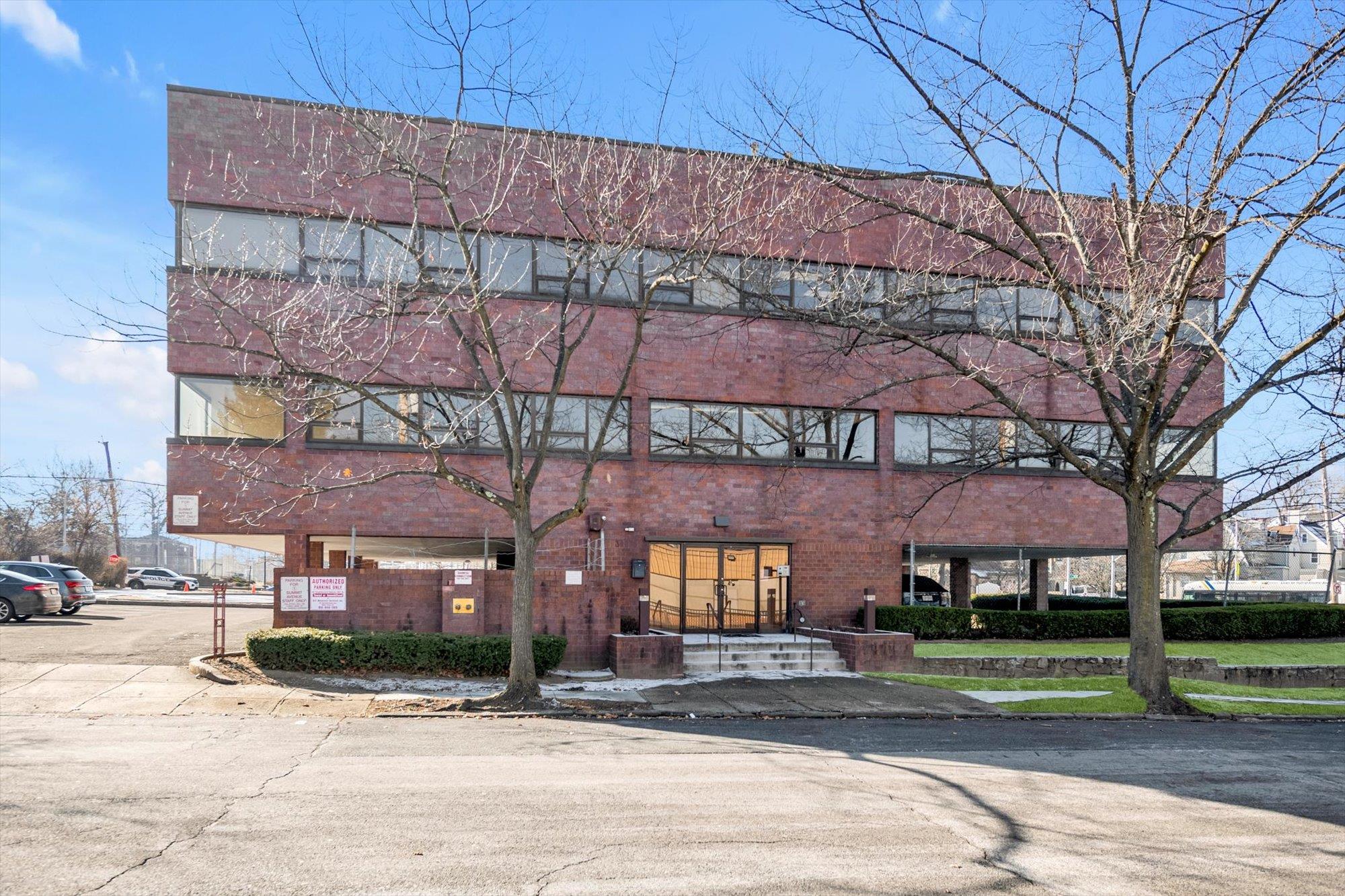 #15 photo, 1 Summit Avenue, White Plains , NY 10606