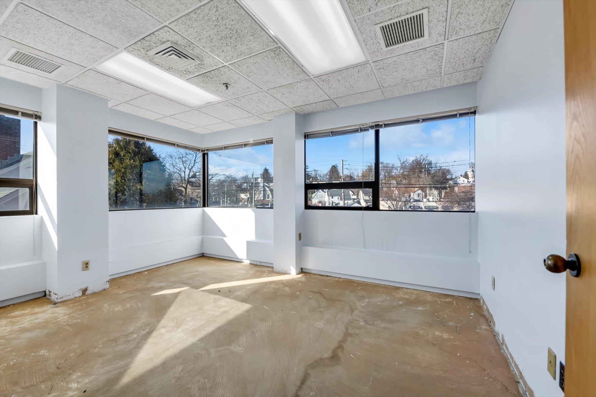 #3 photo, 1 Summit Avenue, White Plains , NY 10606