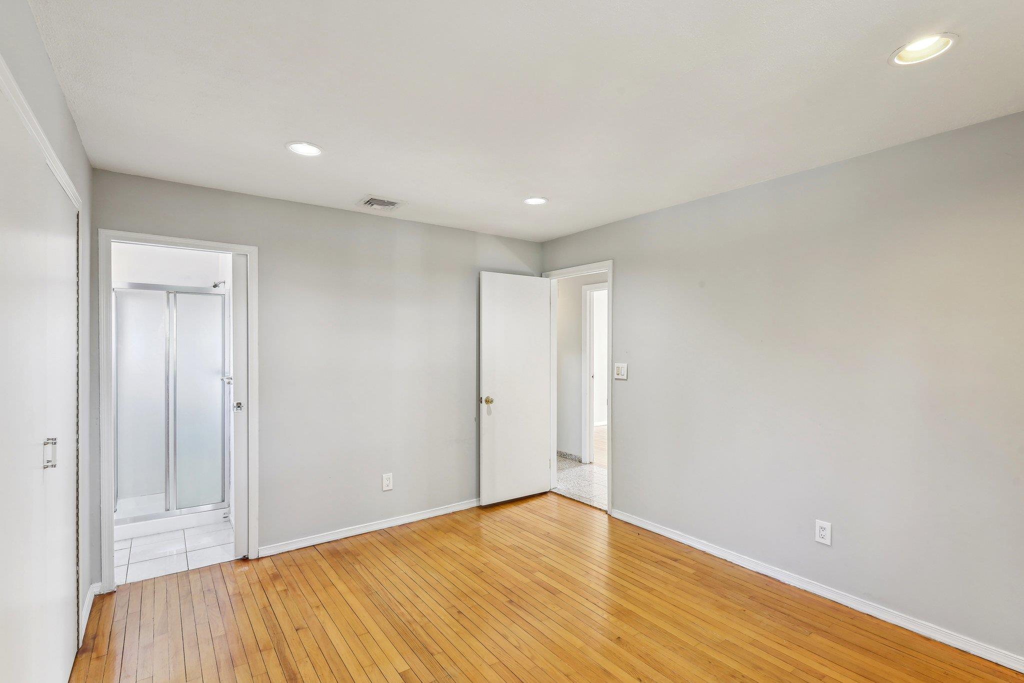 #19 photo, 11 Dehan Street, Smithtown , NY 11787