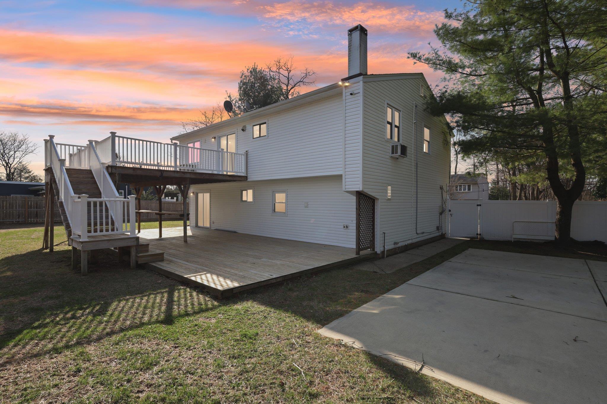 #2 photo, 11 Dehan Street, Smithtown , NY 11787