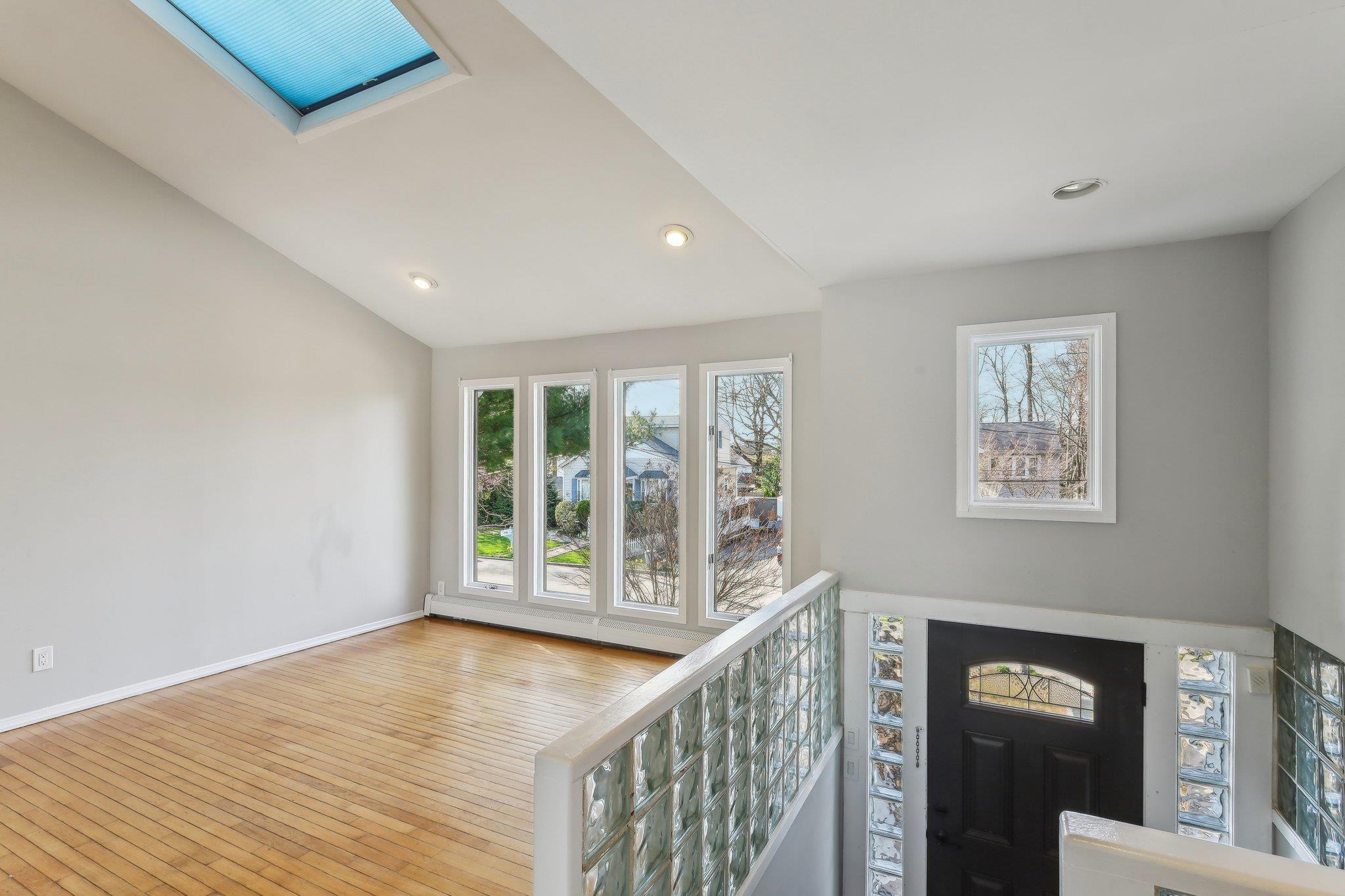 #5 photo, 11 Dehan Street, Smithtown , NY 11787