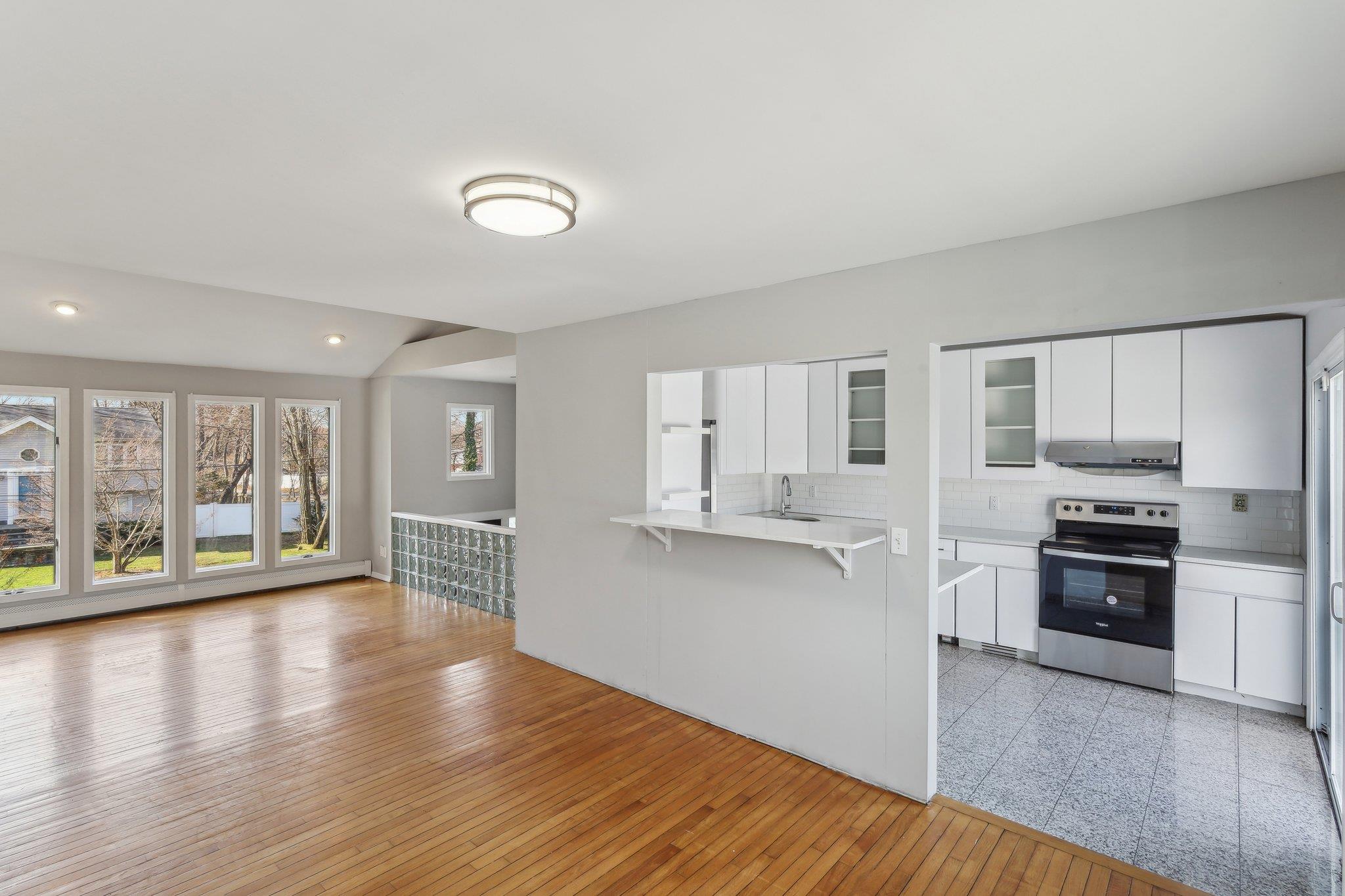 #9 photo, 11 Dehan Street, Smithtown , NY 11787