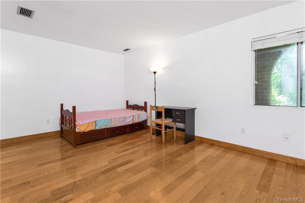 #15 photo, 150 N Bedford Road, Chappaqua , NY 10514