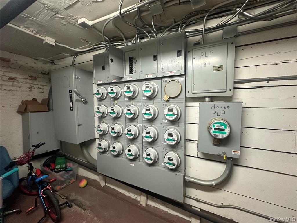 #11 photo, 30-14 29 Street, クイーンズ区 Astoria , NY 11102