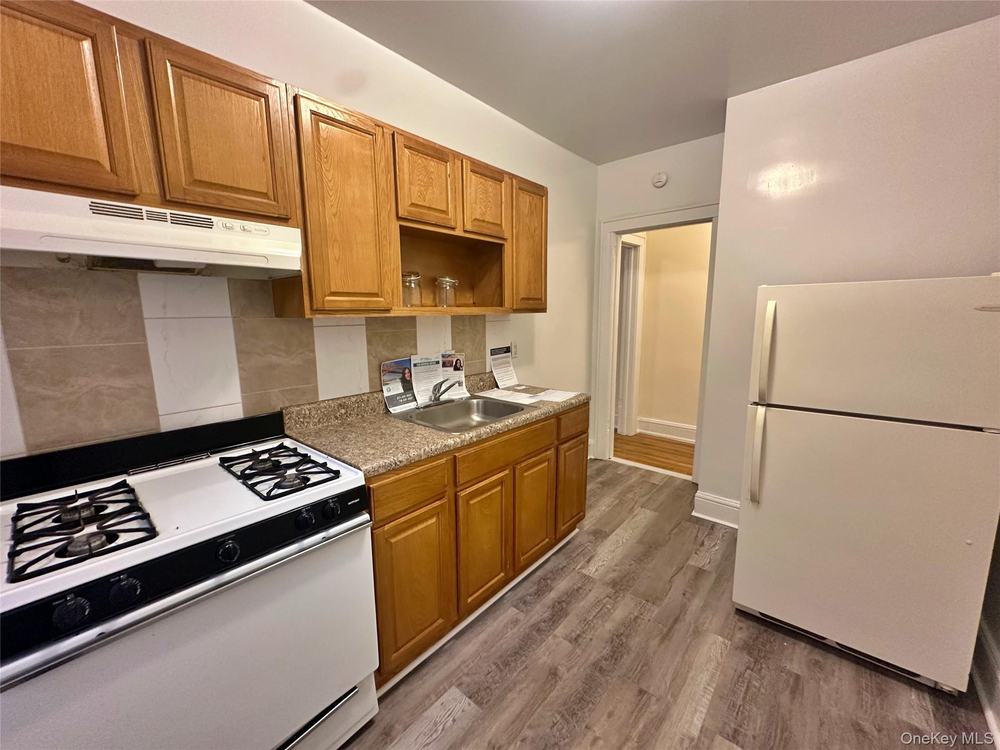 #20 photo, 30-14 29 Street, Astoria , NY 11102