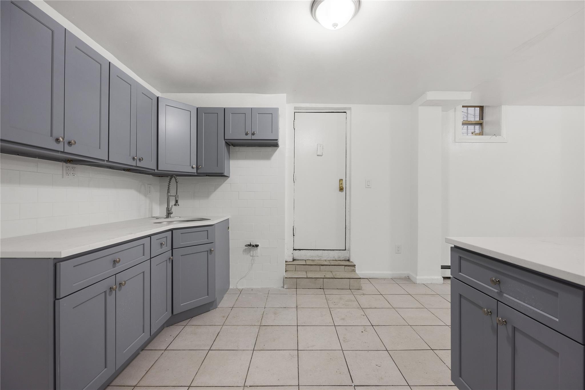 #3 photo, 2039 Washington Ave, Bronx , NY 10457