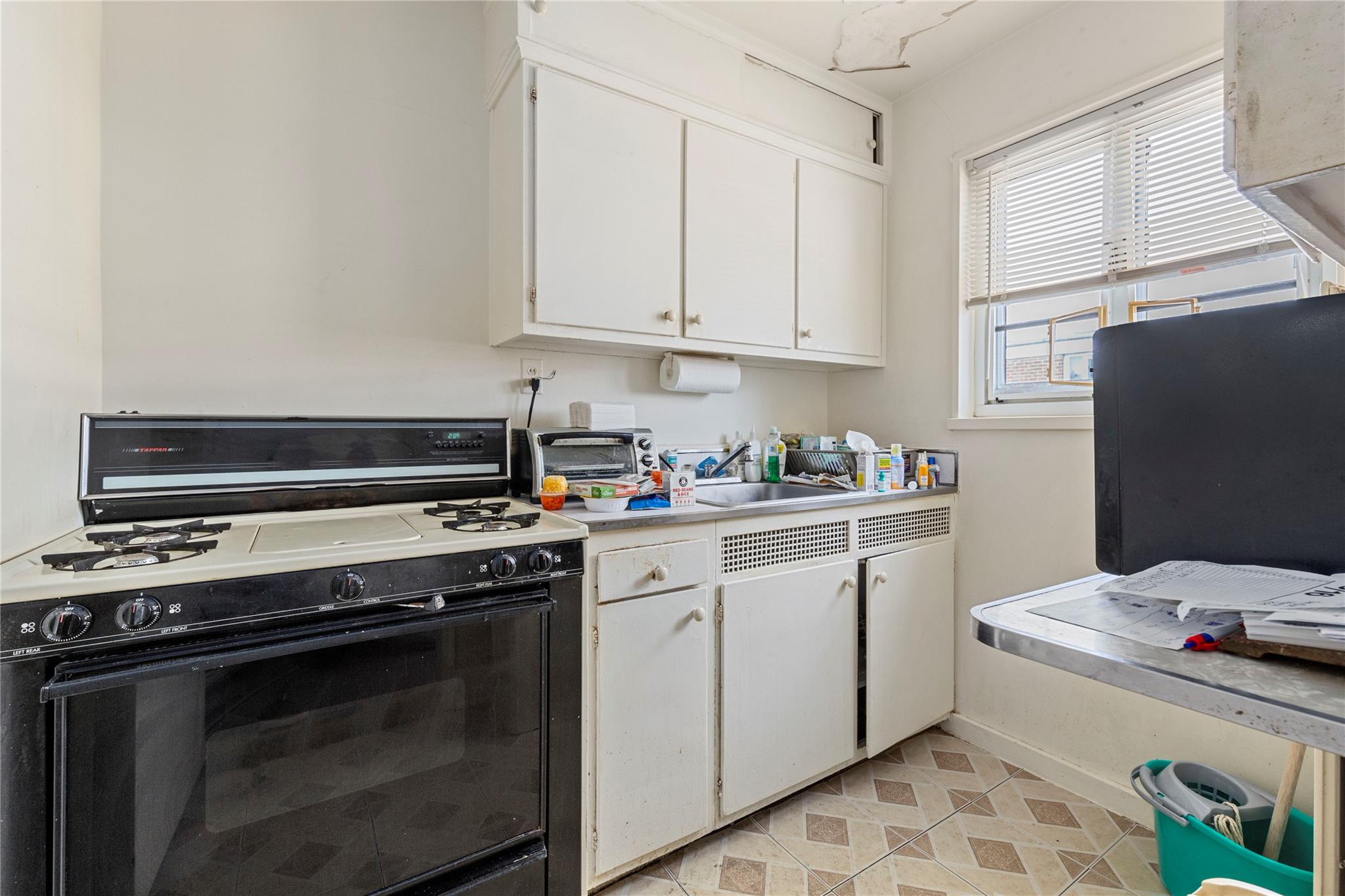 #13 photo, 221-31 Braddock Avenue, クイーンズ区 Queens Village , NY 11427