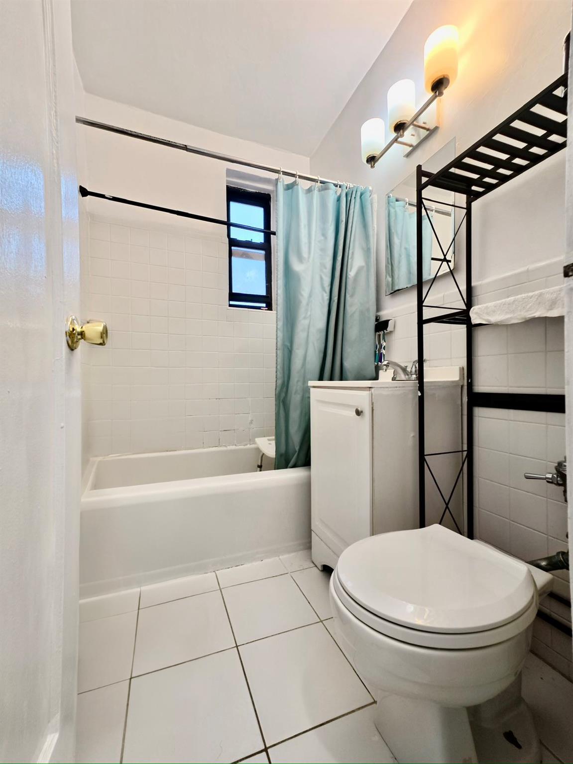 #9 photo, 71-11 Yellowstone  Boulevard, クイーンズ区 Forest Hills , NY 11375