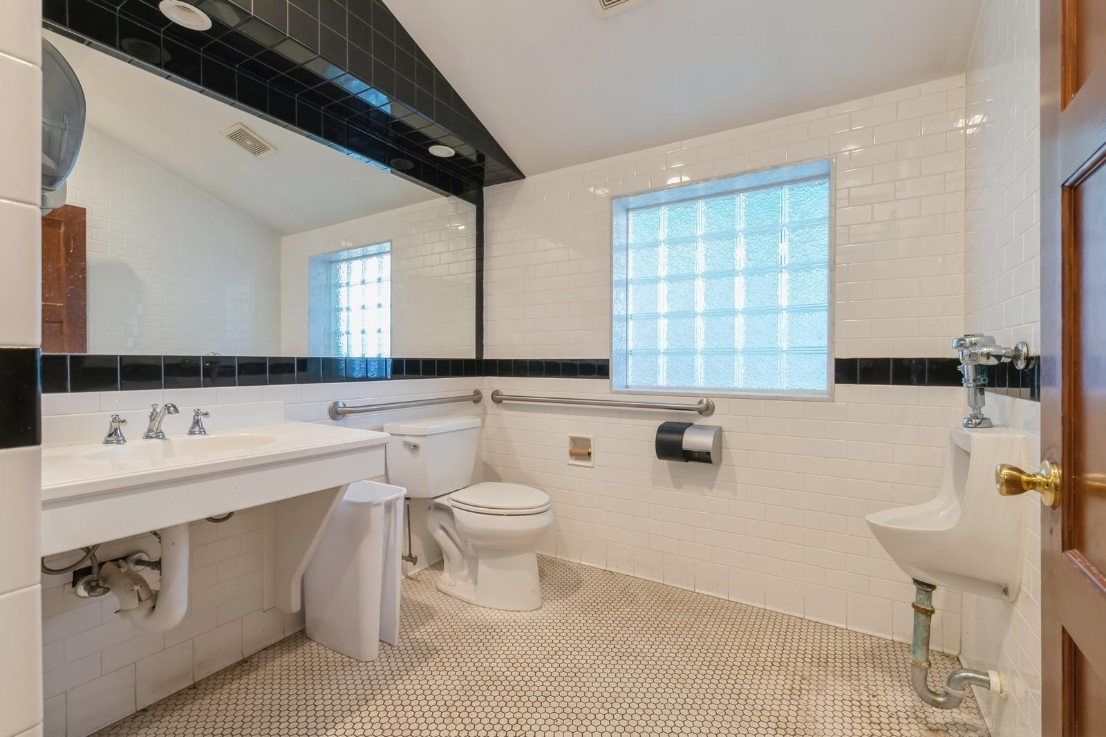 #19 photo, 62375 Main Road, サフォーク郡 Southold , NY 11971