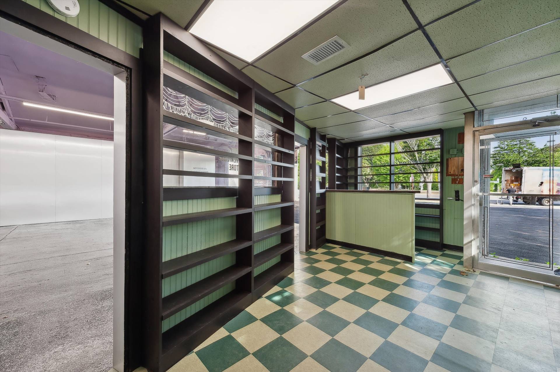 #12 photo, 9 Railroad Ave, East Hampton , NY 11937