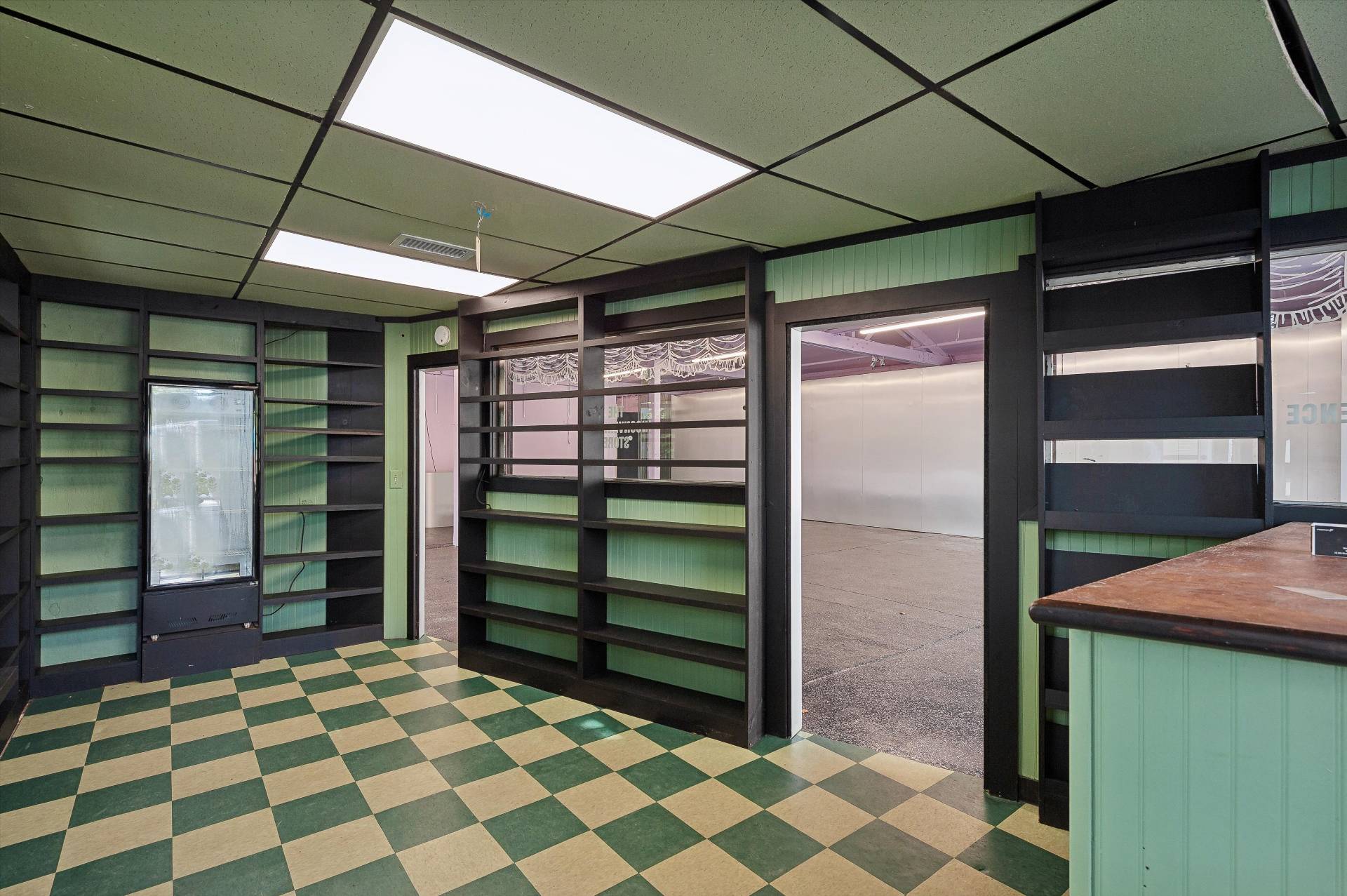 #13 photo, 9 Railroad Ave, East Hampton , NY 11937