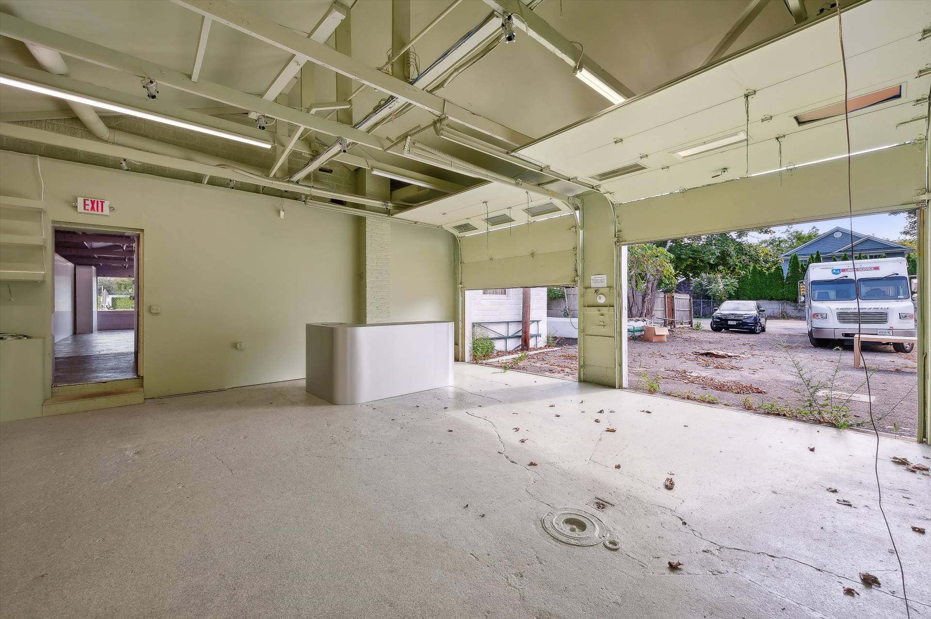 #16 photo, 9 Railroad Ave, East Hampton , NY 11937