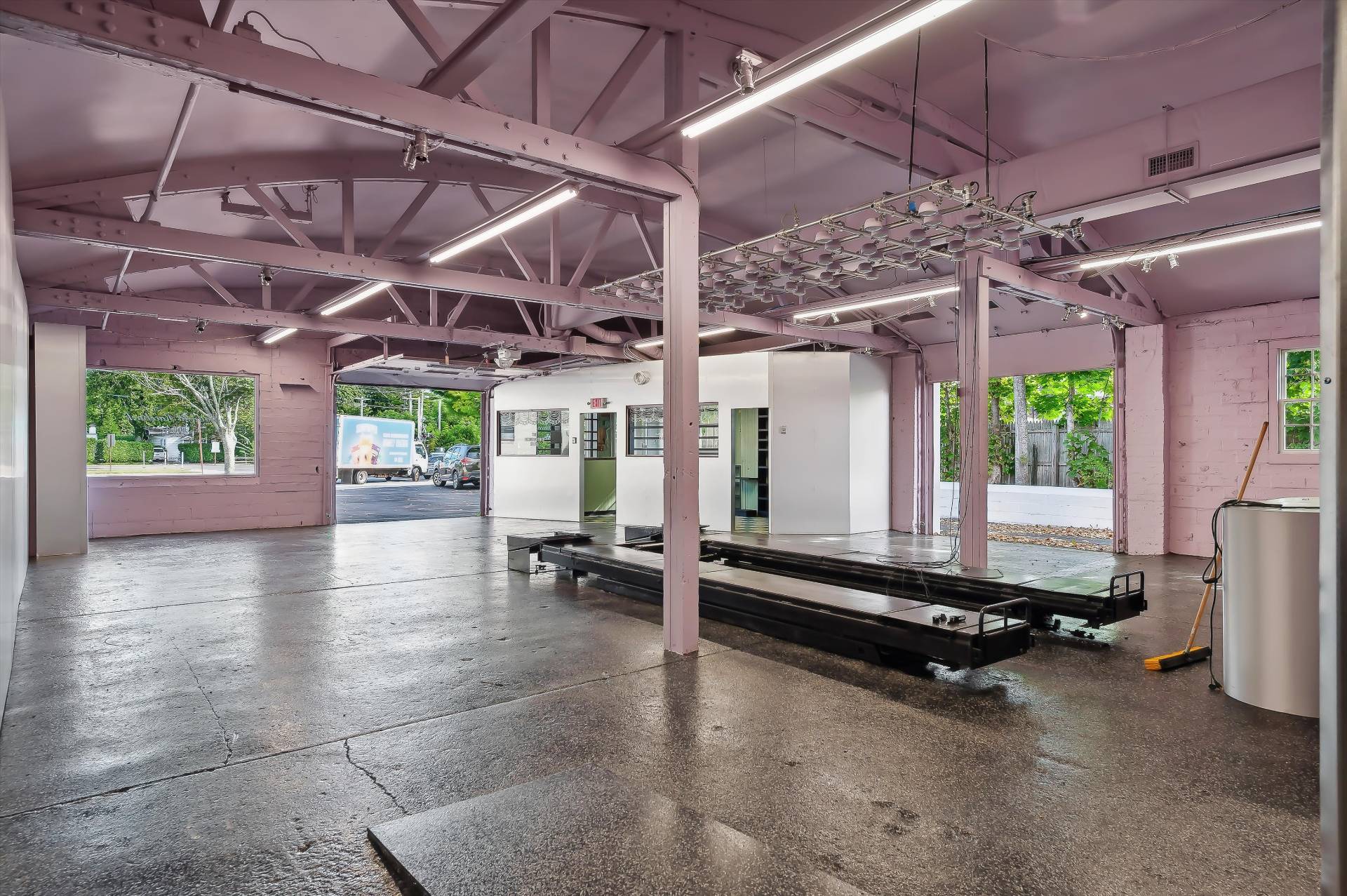 #8 photo, 9 Railroad Ave, East Hampton , NY 11937