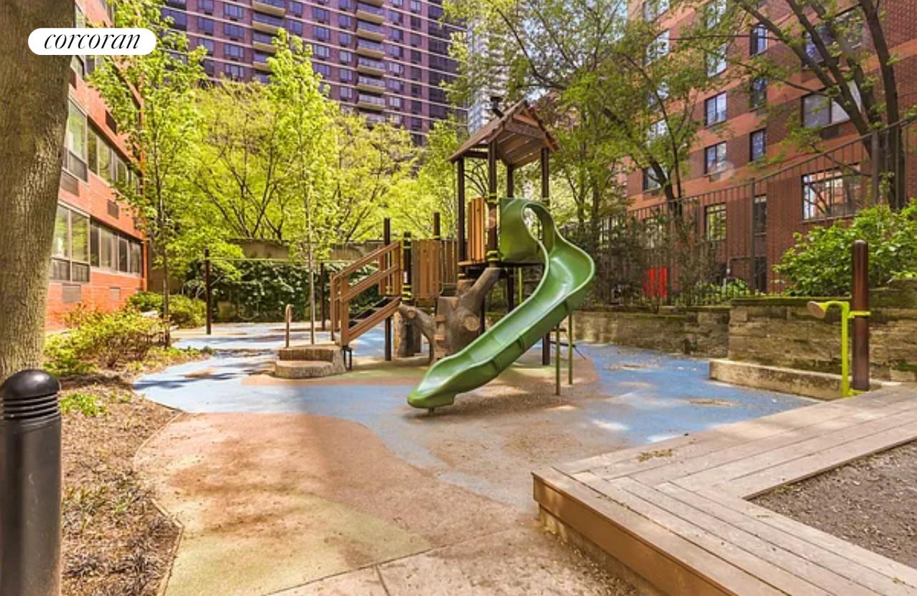 #17 photo, 200 E 94TH Street, マンハッタン Yorkville , NY 10128